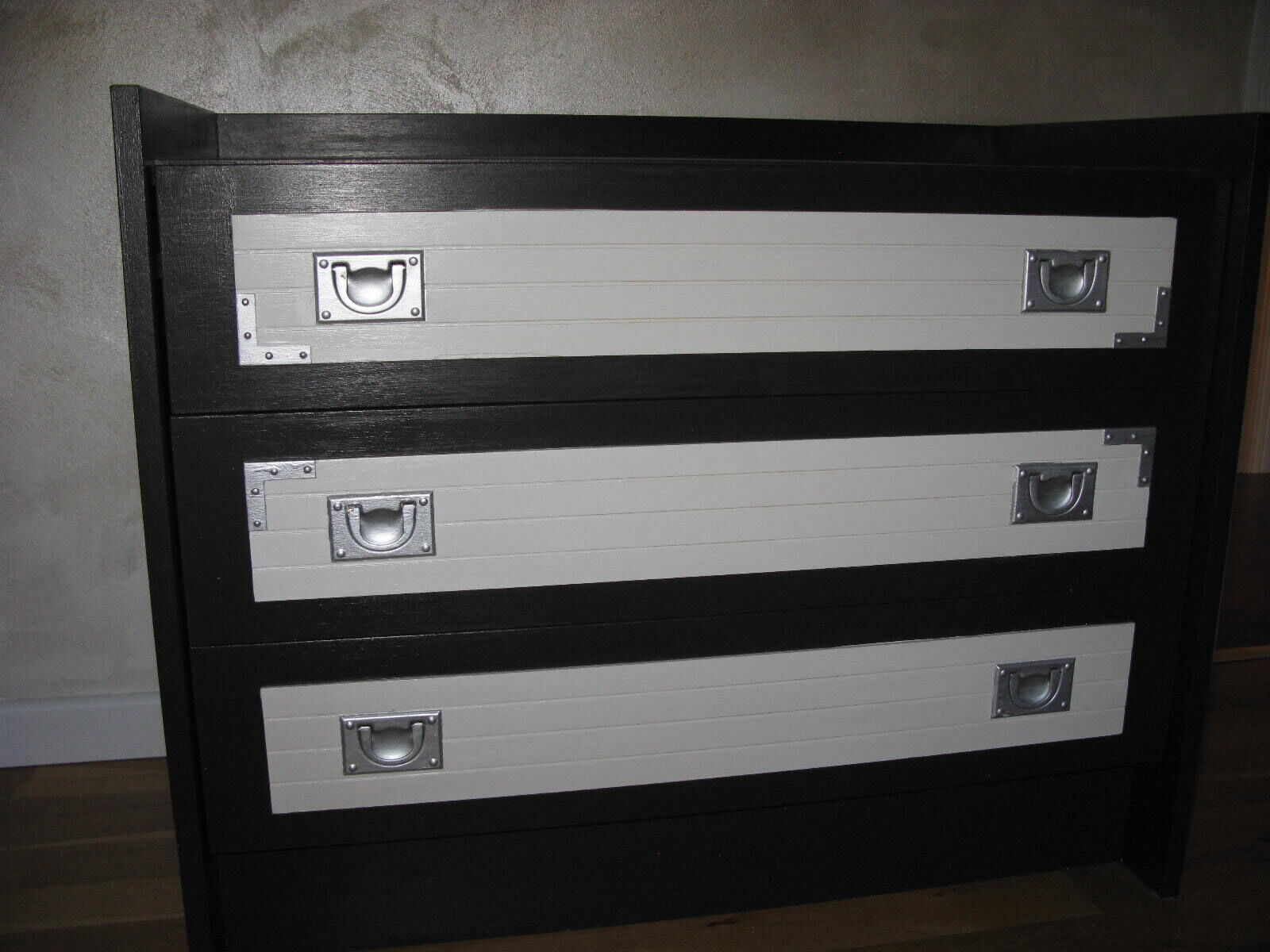 Vintage chest of drawers