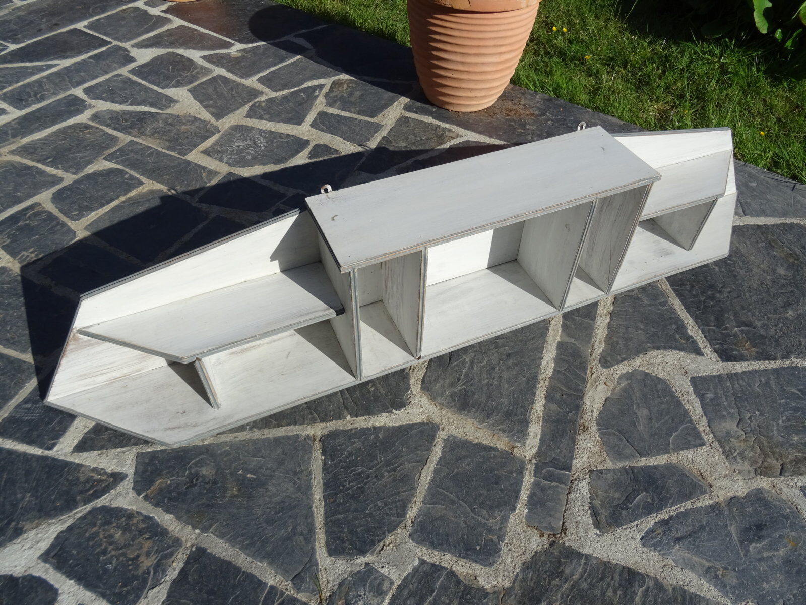 Shabby chic wall shelf