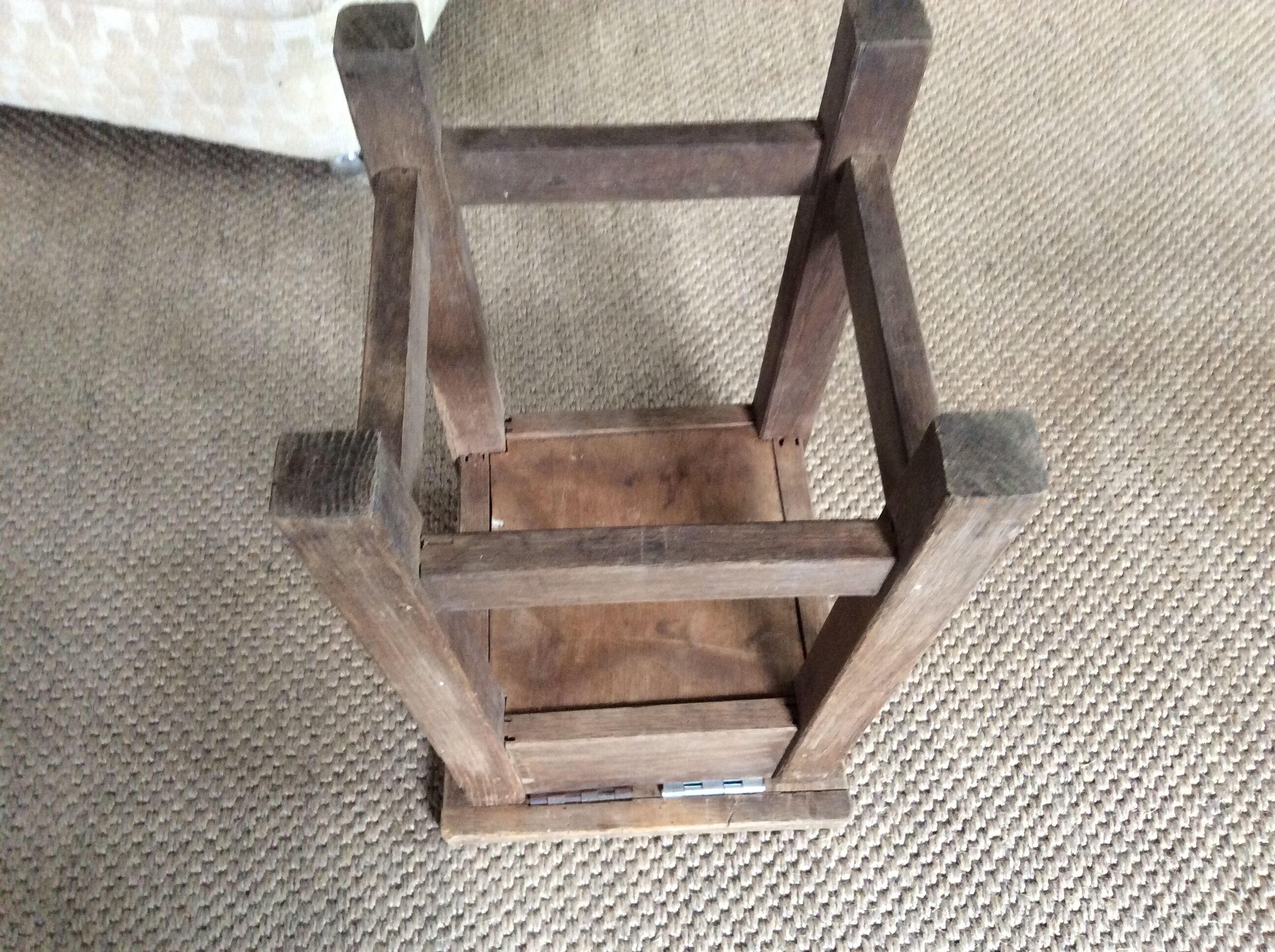 Workshop stool