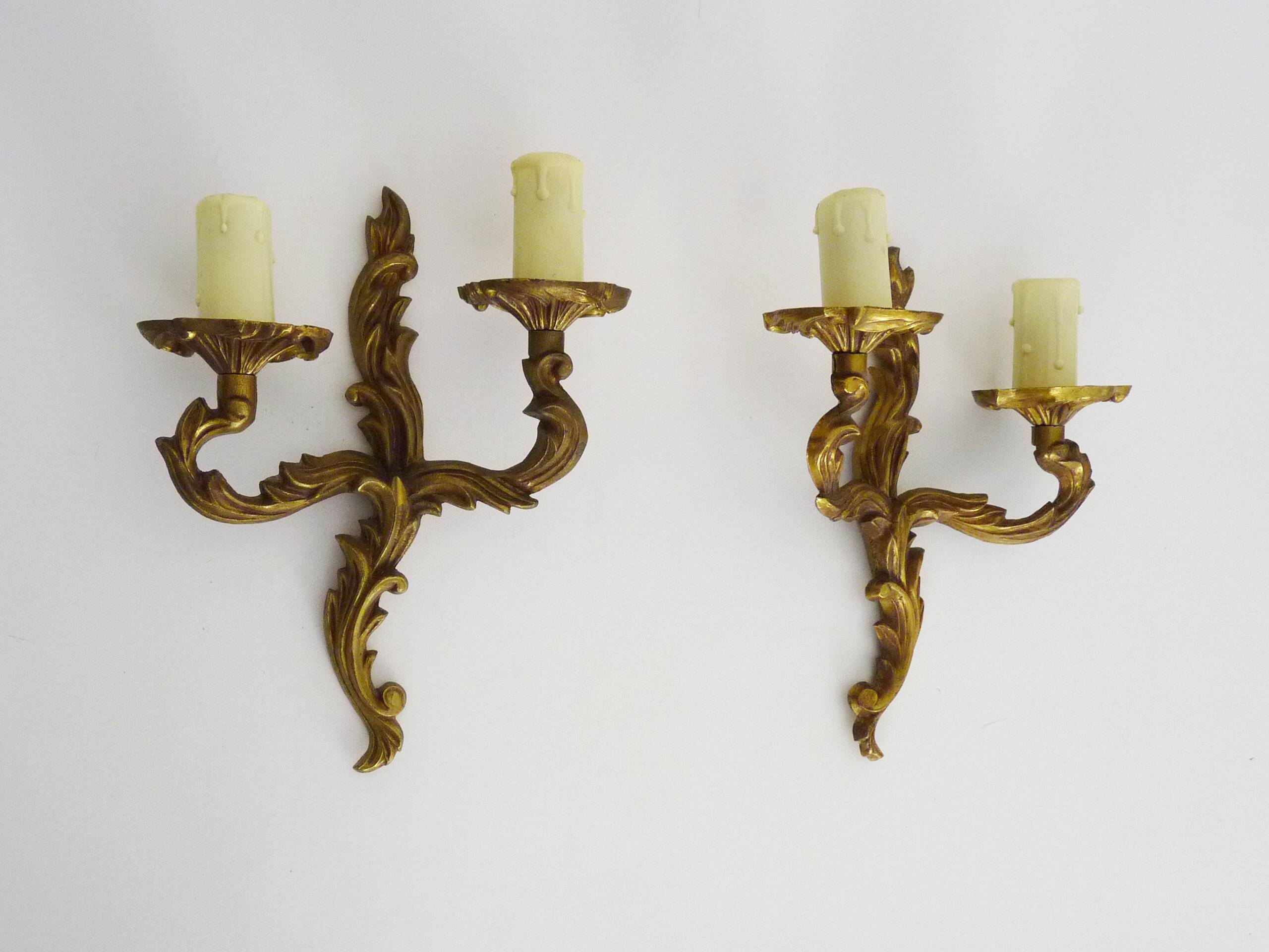 Old pair of double-light wall sconces, acanthus leaf. 60s
