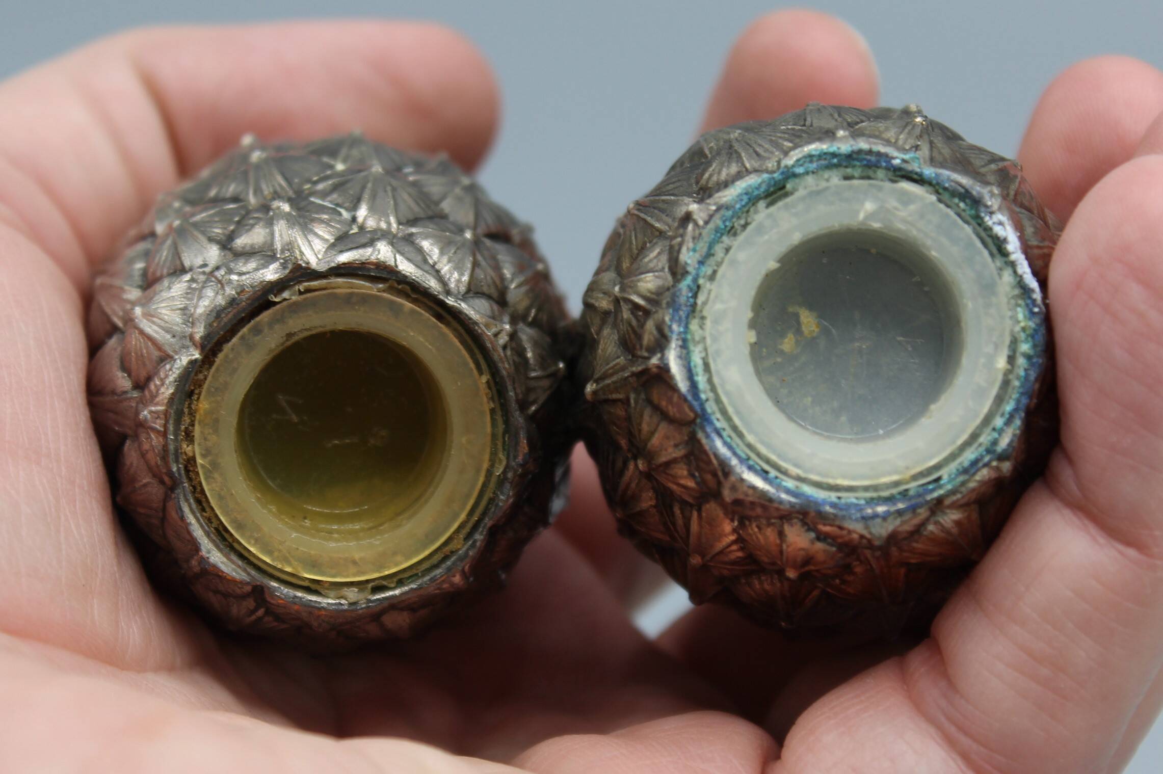 Old salt shaker salt pepper vintage design pineapple mauro manetti