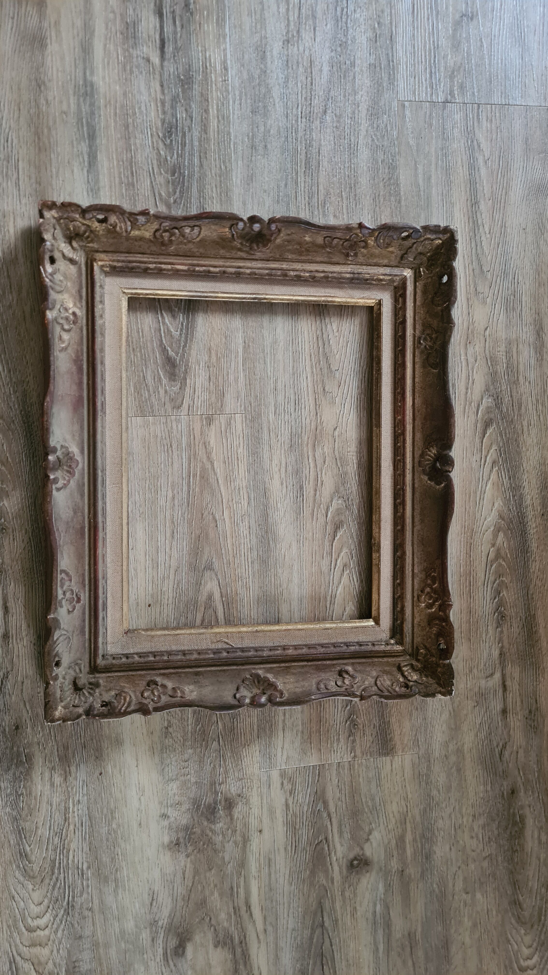 Old gilded wooden frame with beige / vintage Marie Louise