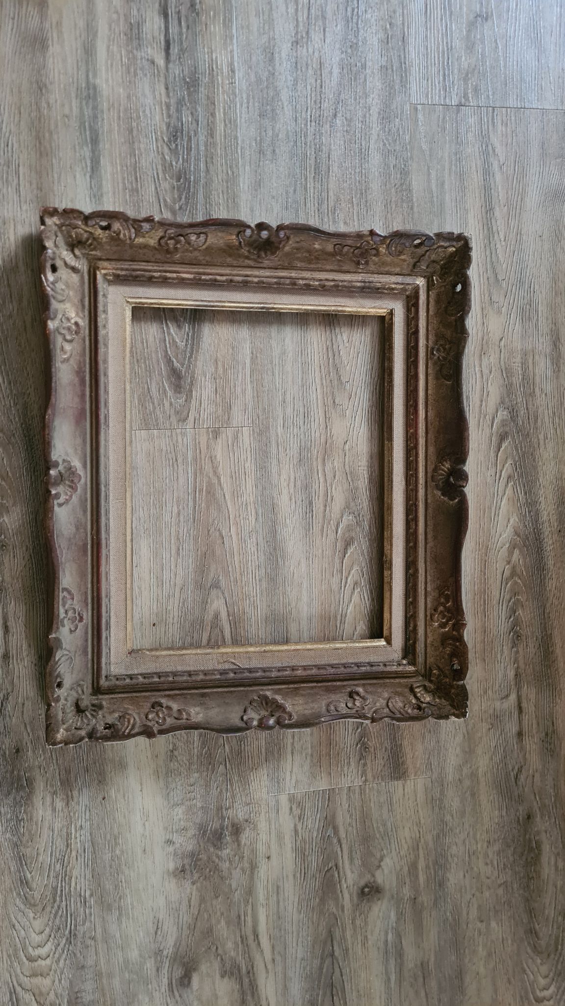 Old gilded wooden frame with beige / vintage Marie Louise