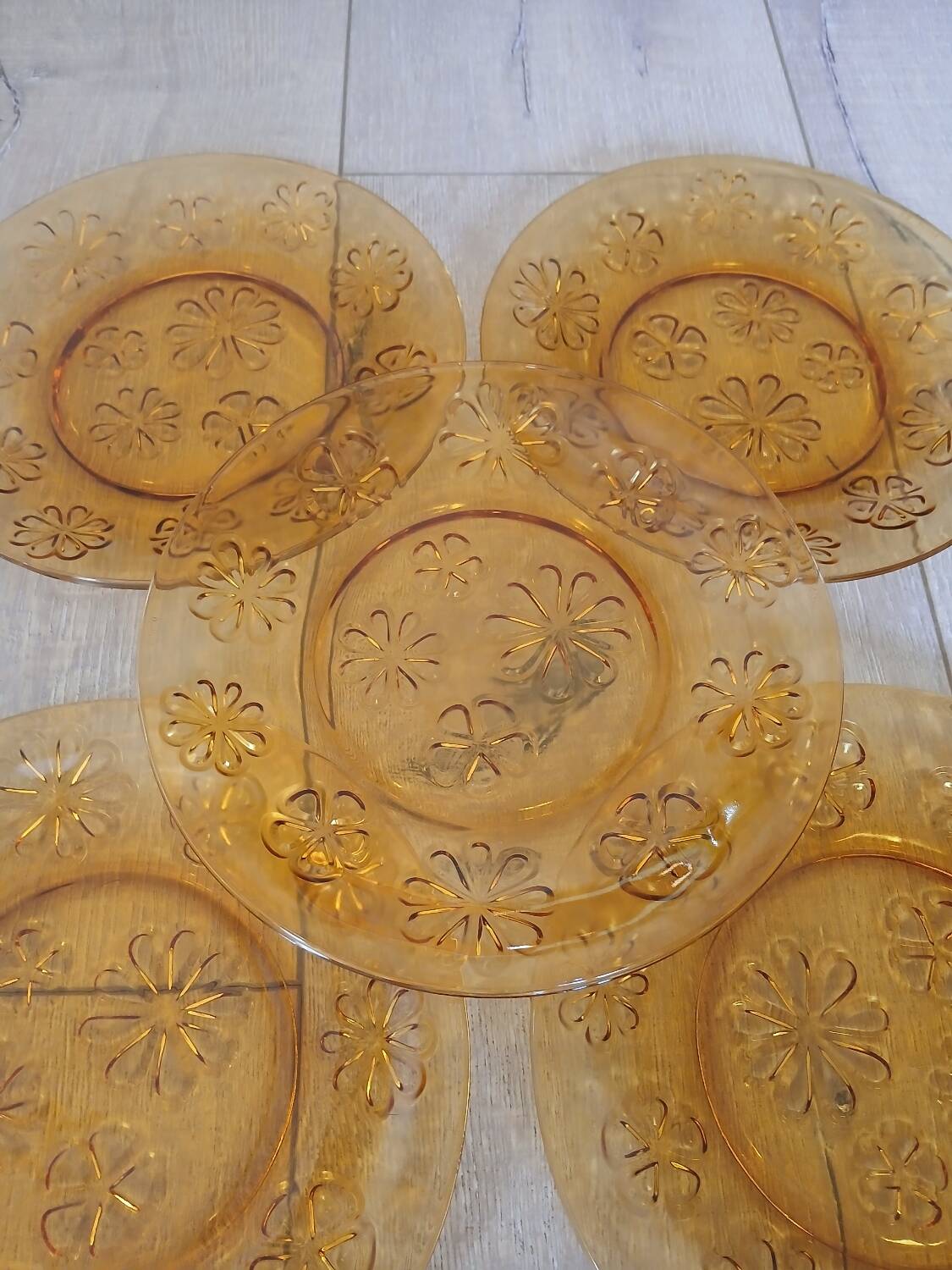 6 assiettes à dessert vintages Vereco