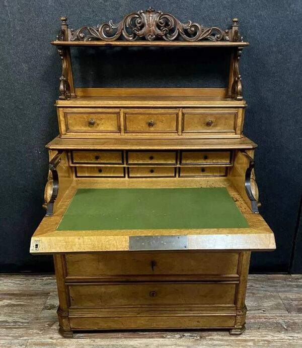 Commode, secrétaire à gradin époque Louis Philippe en bois clair vers 1830
