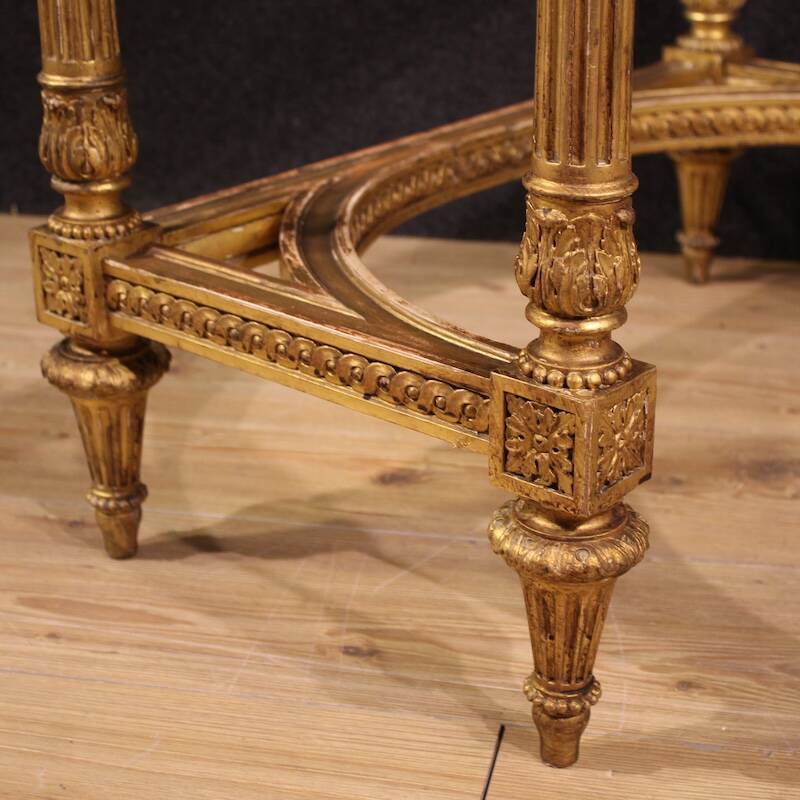 Table d'appoint laquée et dorée française par Sormani dans le style Louis XVI