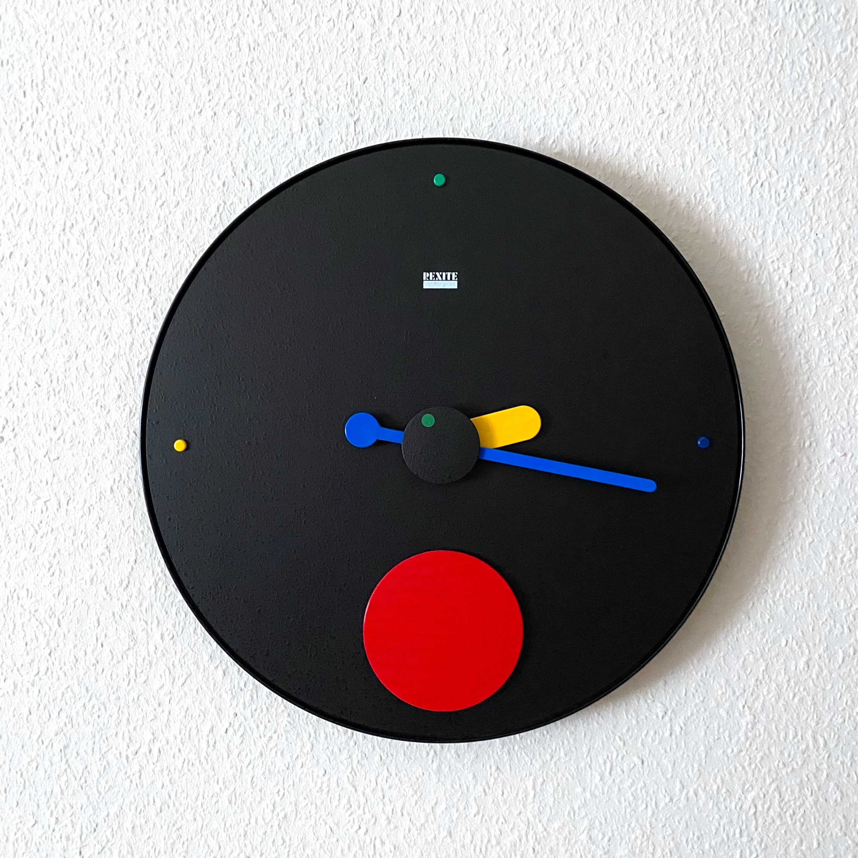 Rexite wall clock Contrattempo, postmodern, Memphis style, made in Italy.