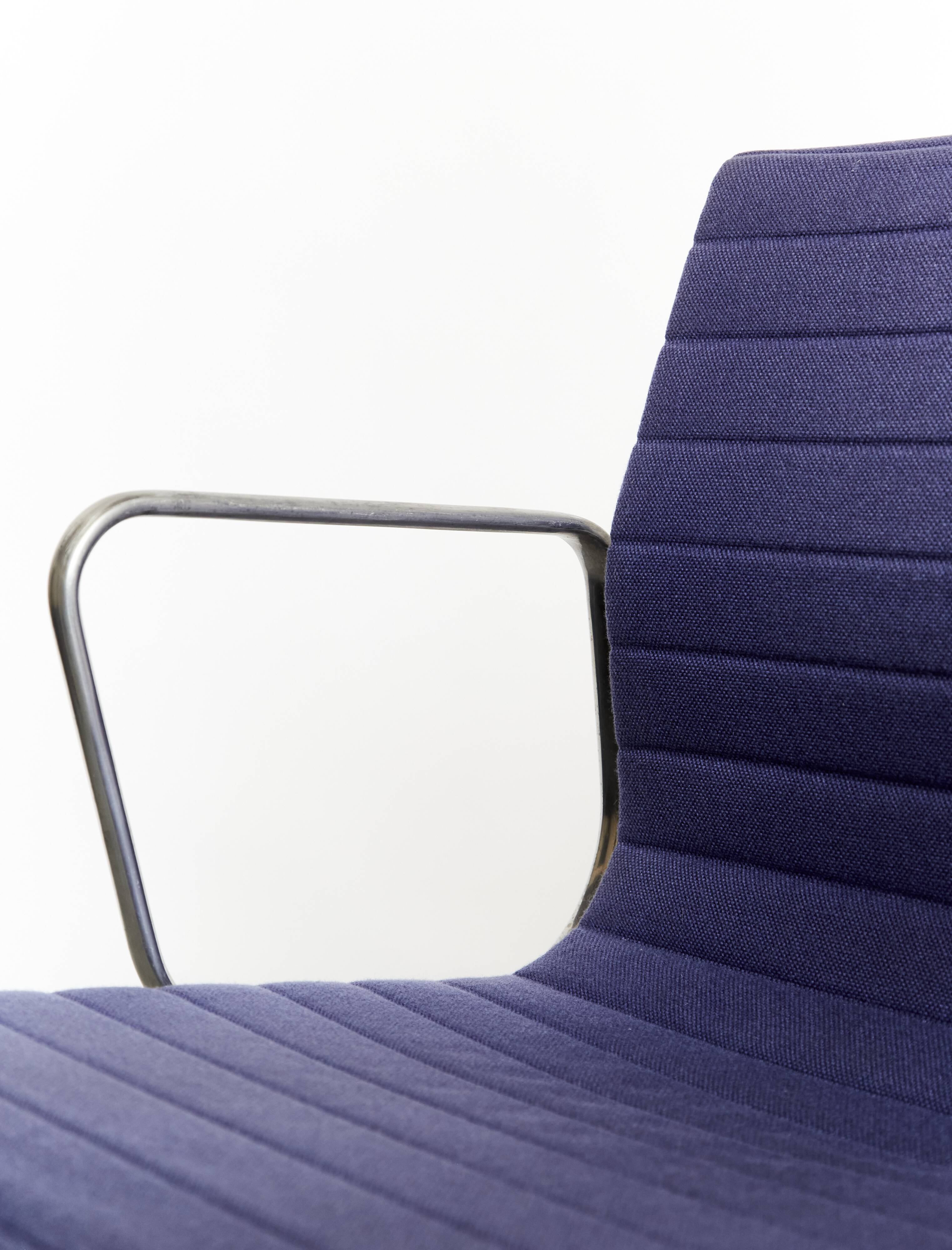 Charles & Ray Eames Aluminium Group Chair EA 108 for Vitra