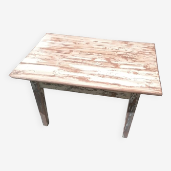 Table basse en bois patiné