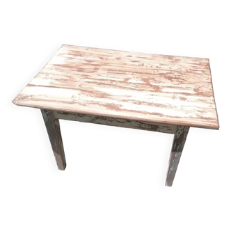 Table basse en bois patiné