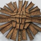 Wall lamp form of sun