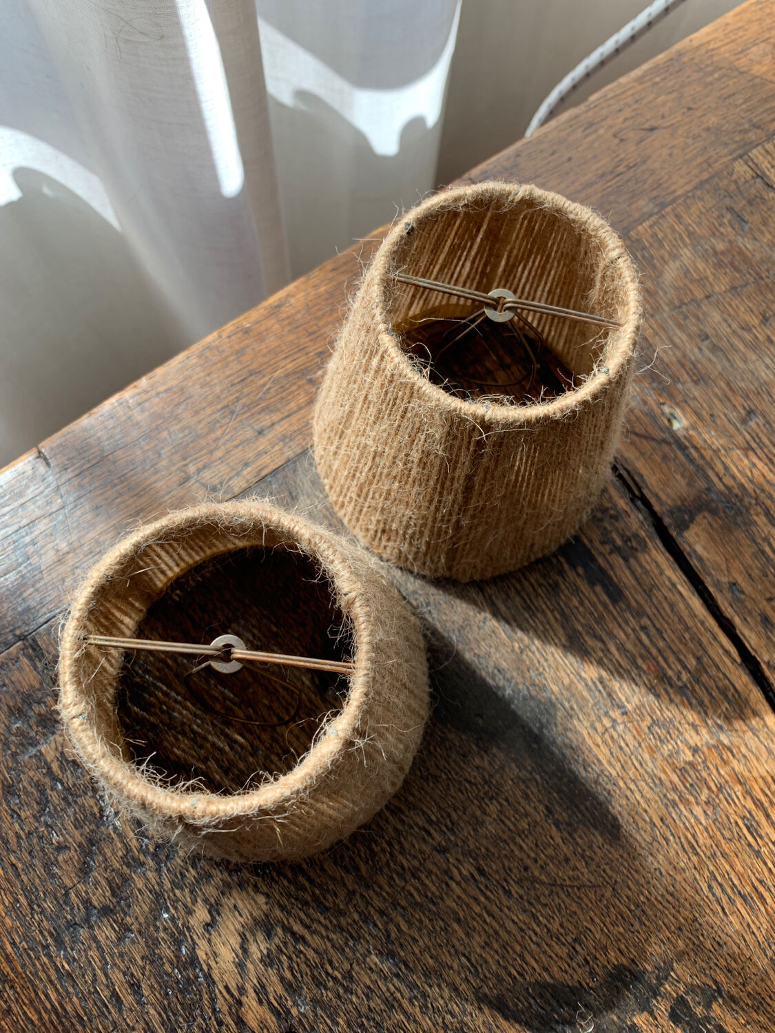 Paire d’abats jour en ficelle de jute