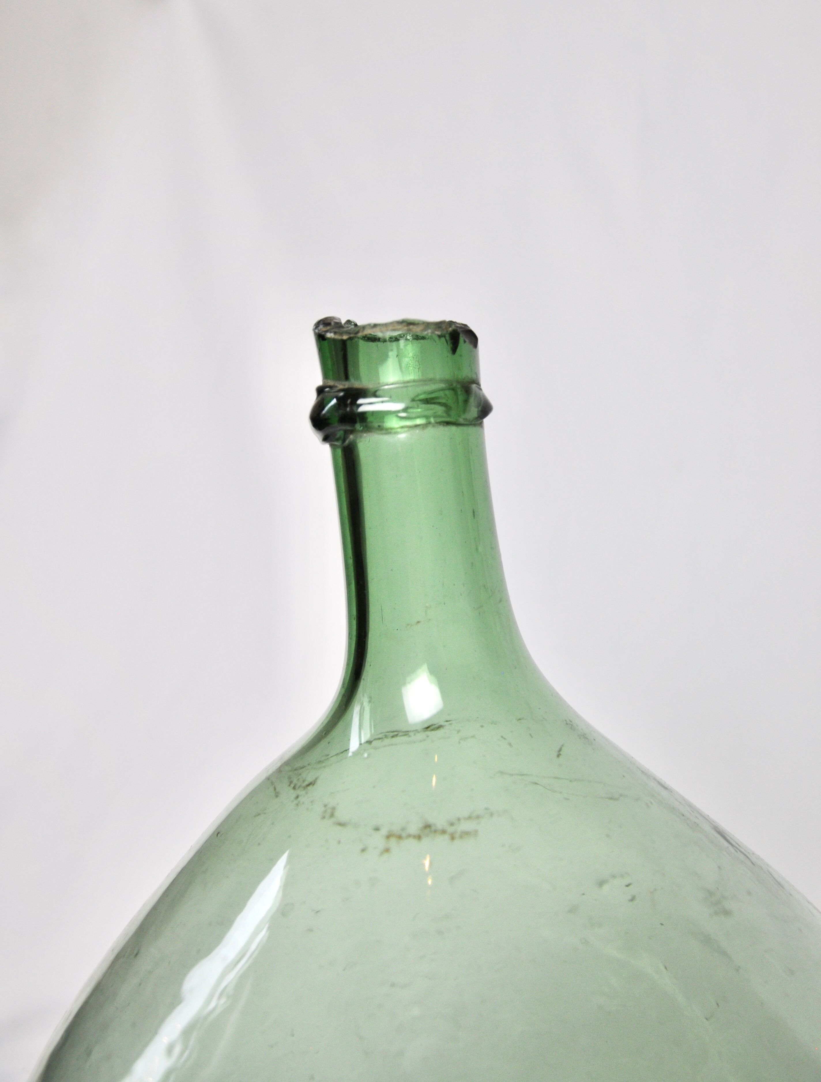 Lady lady round jeanne