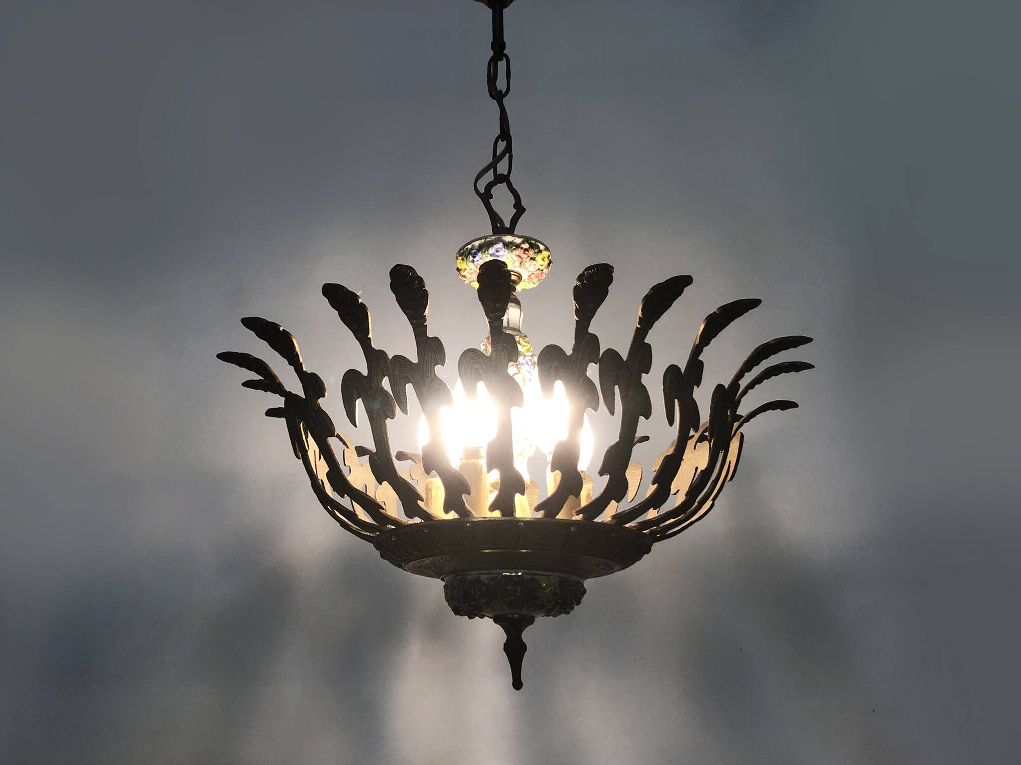 Half-basket chandelier with 5 lights in bronze and Spanish ceramic. 1960s