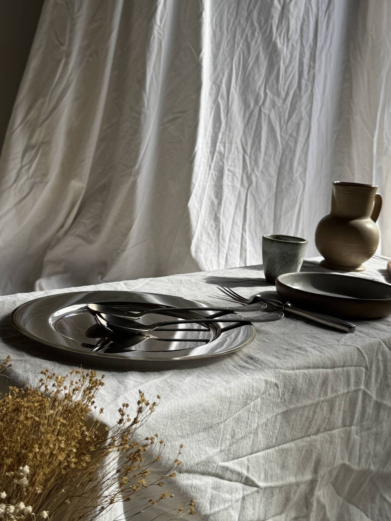 Round silver-plated tray with a wide gold border D30 H2
