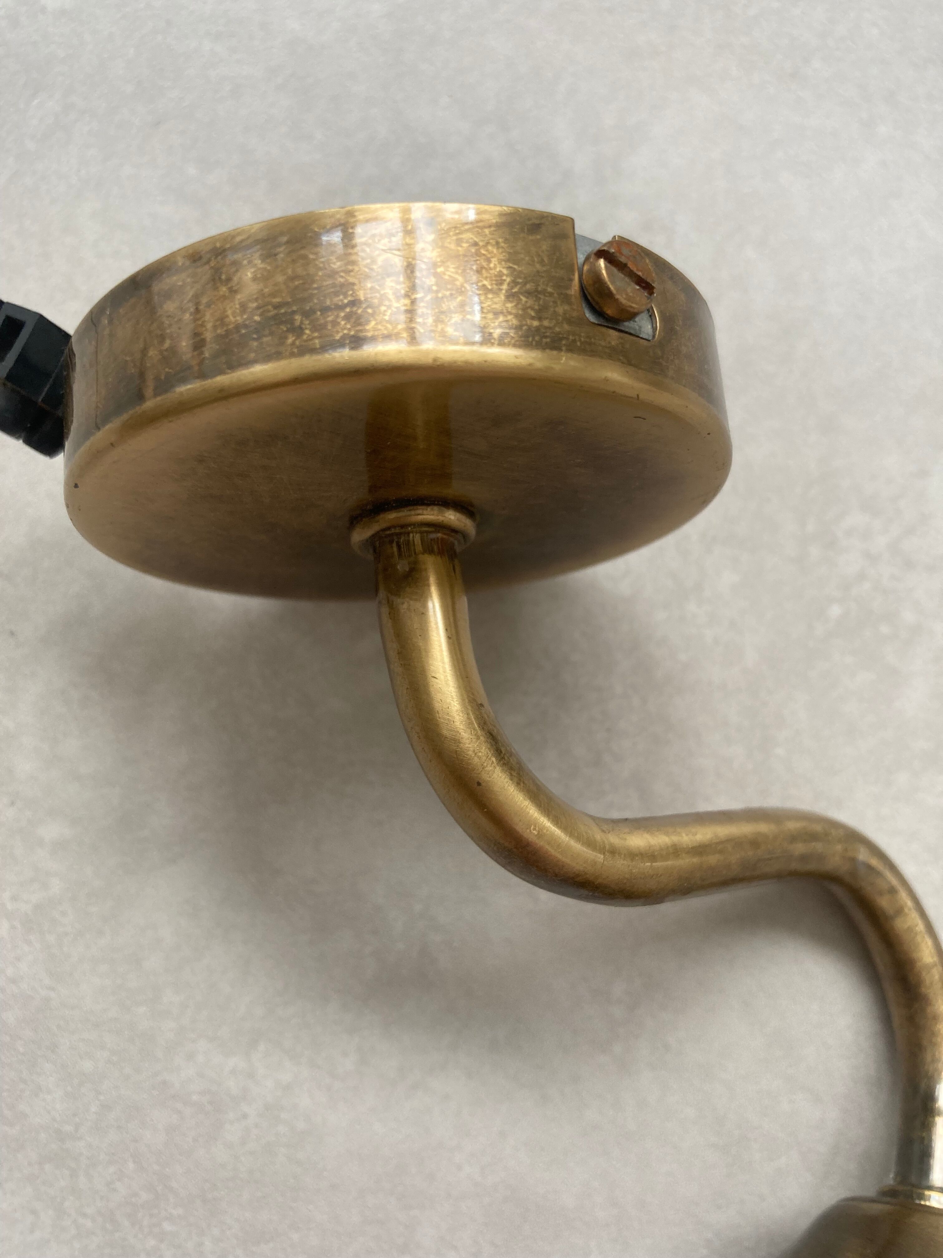 Pink tulip wall lamp