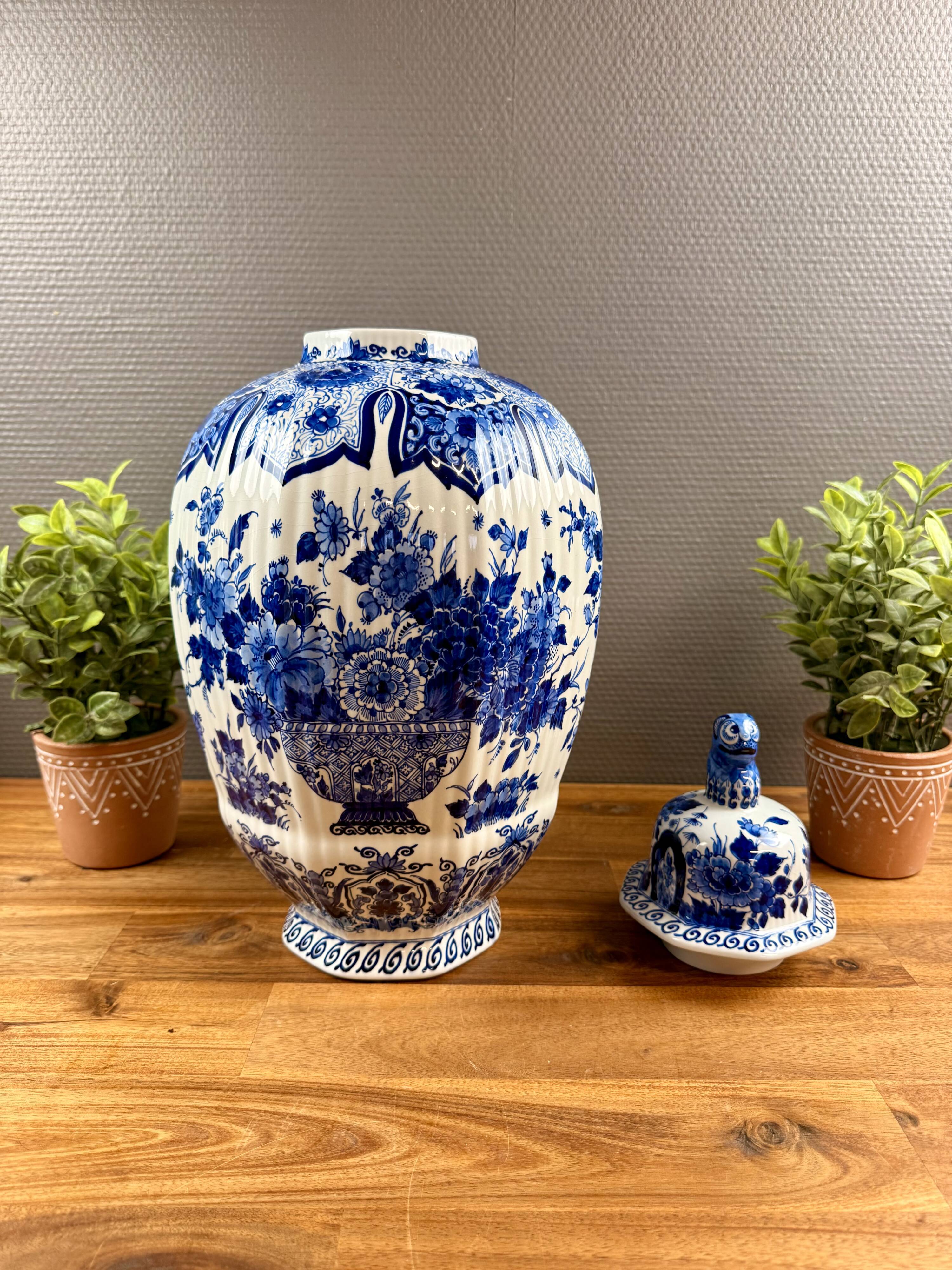 Delft potiche with lid – De Porceleyne Fles – blue decoration