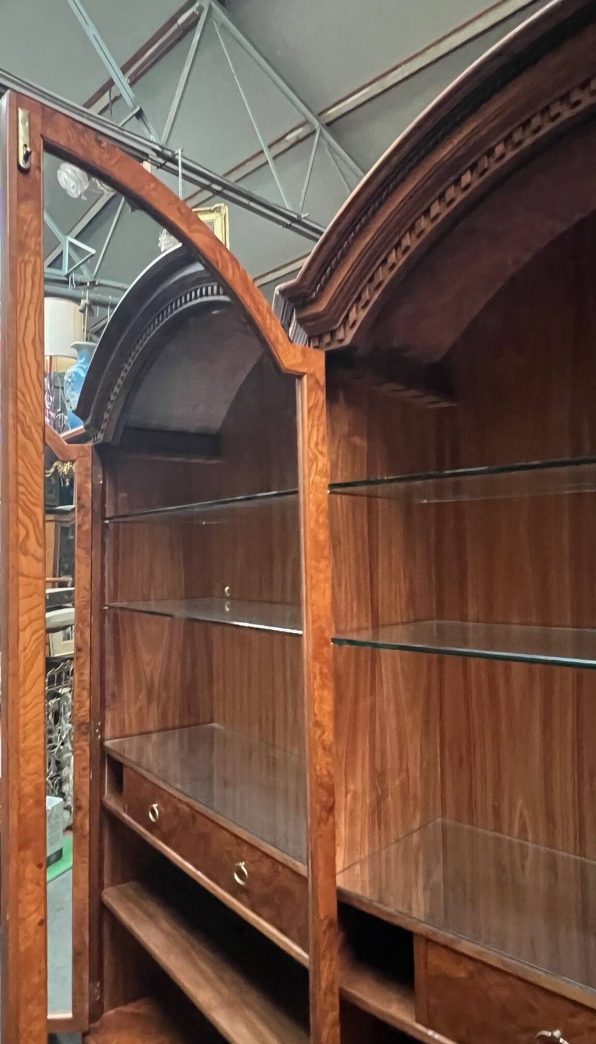 Francesco Molon. High-quality vintage bar furniture.