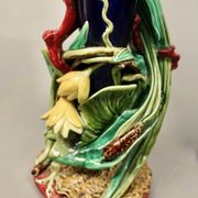 Pairs of vases decorated with majolica sarguemine flowers