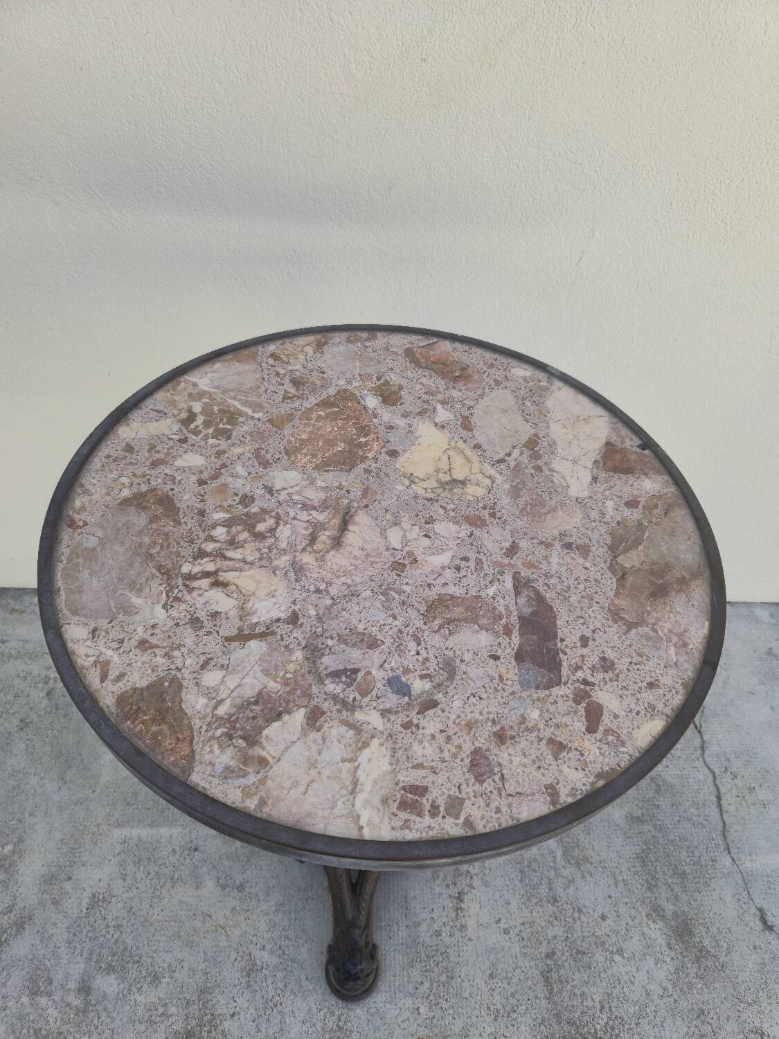 Pedestal table for restaurant bistro with lion paws and marble