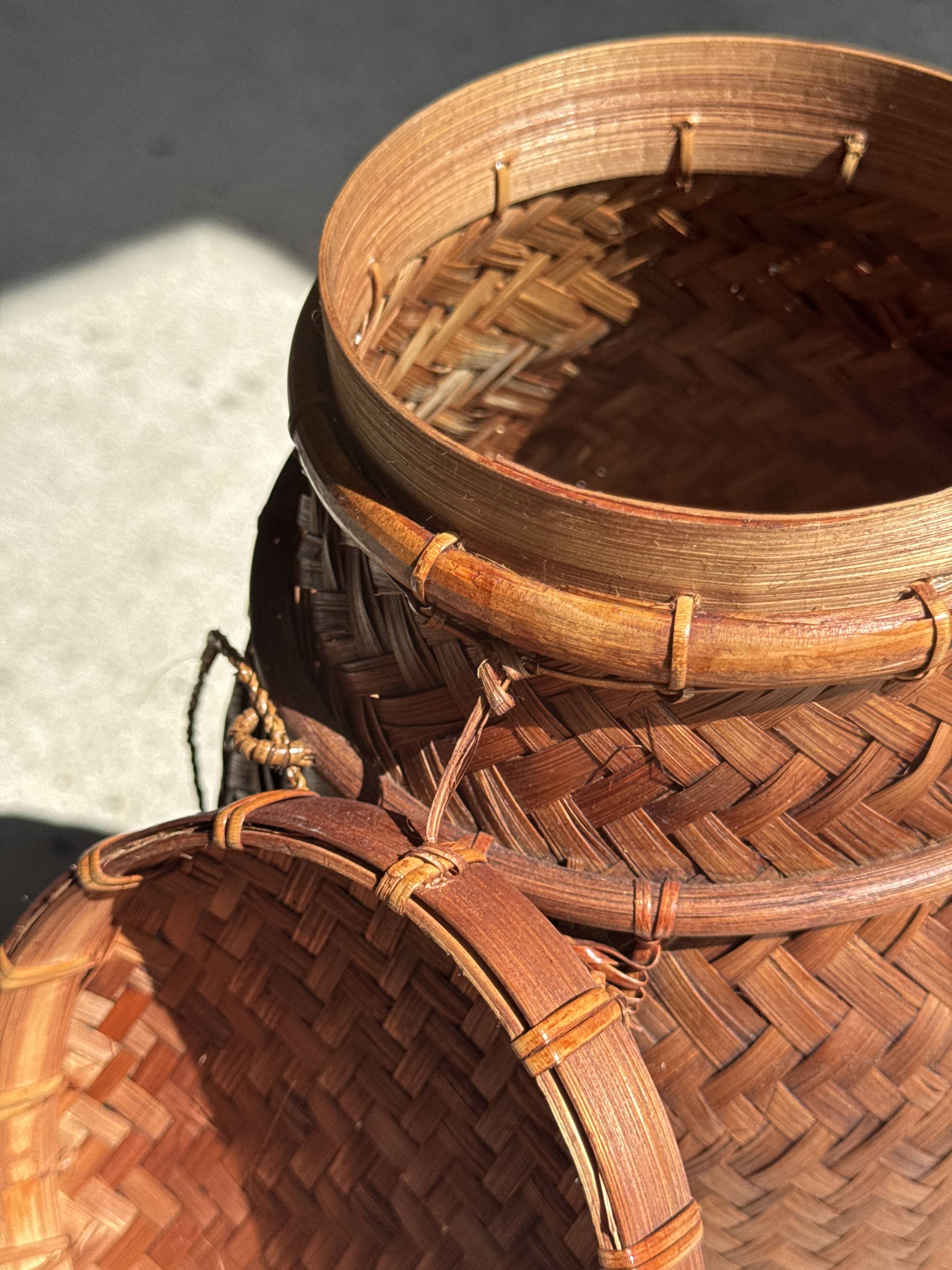 Small traditional Balinese basket with cords H47 D19 0.5kg