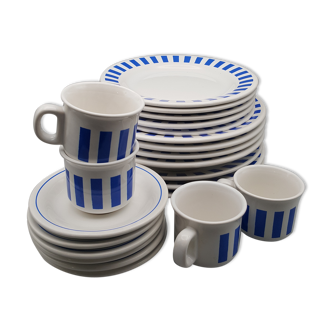 Assiettes soucoupes tasses vintage bleu blanche ligne hotesse céramique