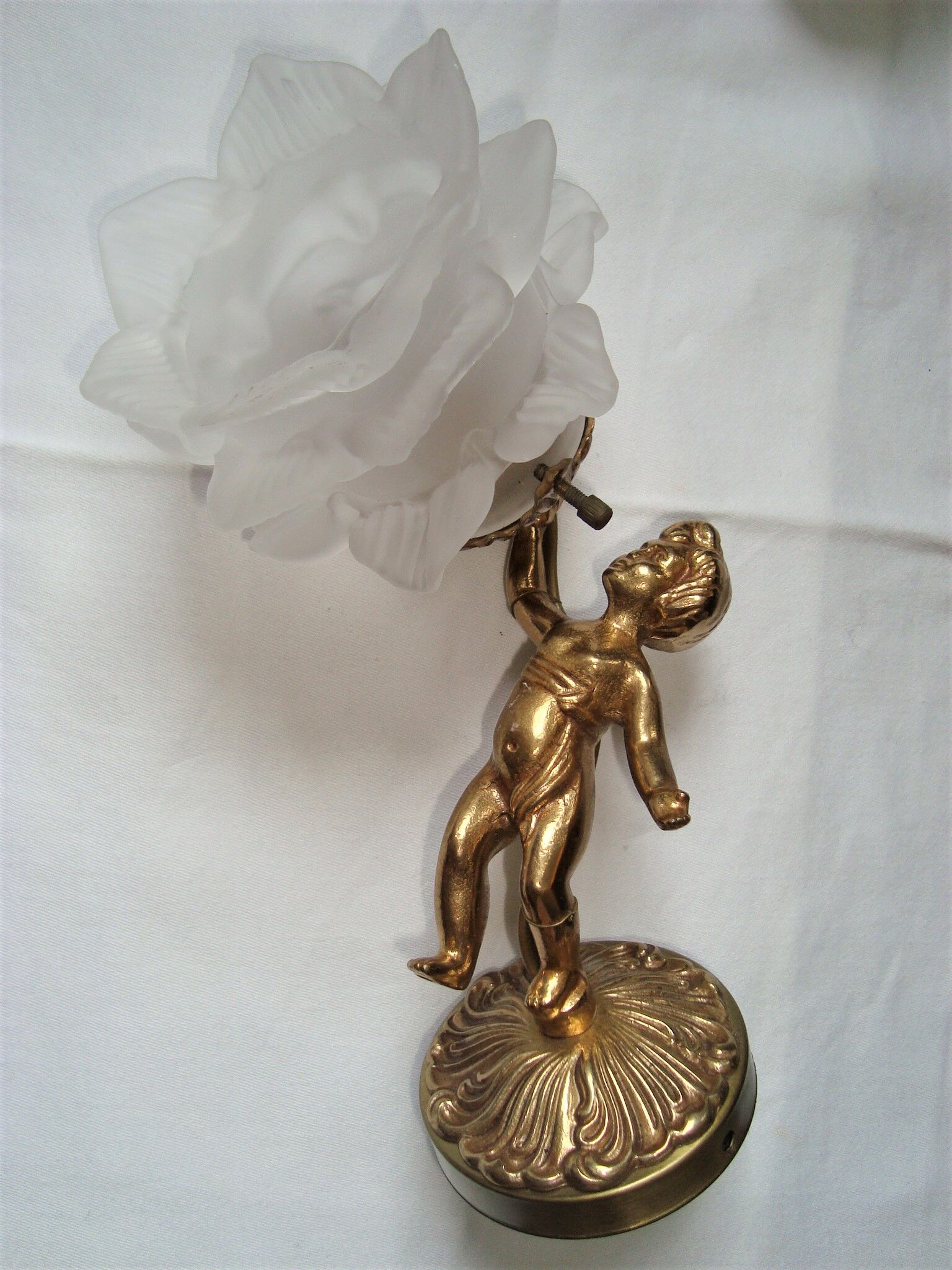Pair of sconces Angels Cherubs Bronze Gilded Tulips Cut Glass