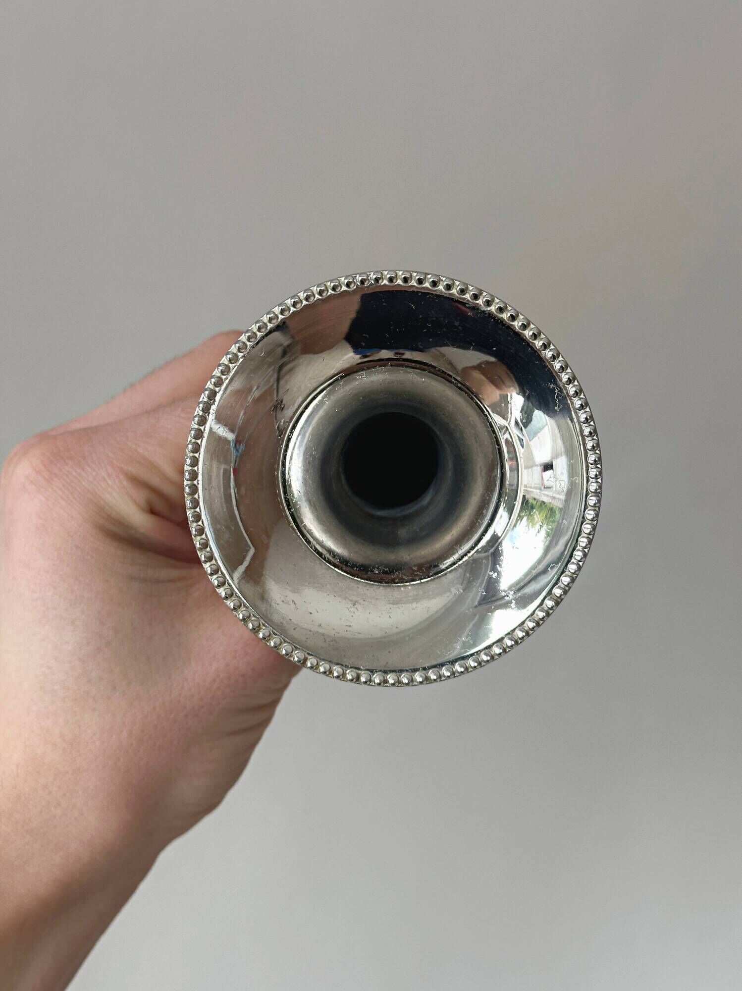 Light metal single-stem vase