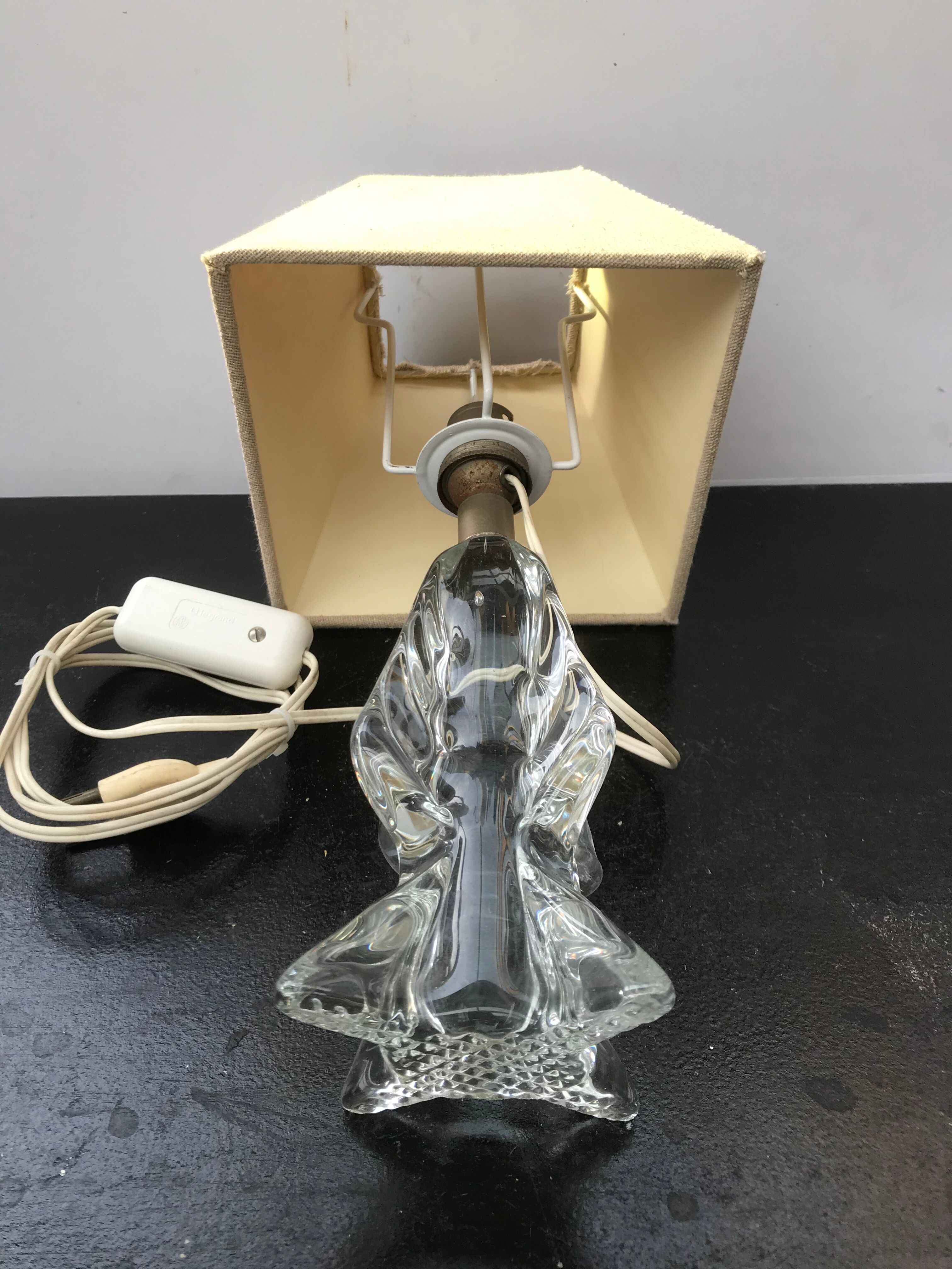 Former Body Lamp Moulded Glass - Vintage Cream Daybat