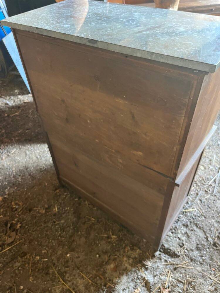 Secretary in walnut, late 19th century to early 20th century.