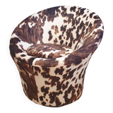 Mushroom-style armchair