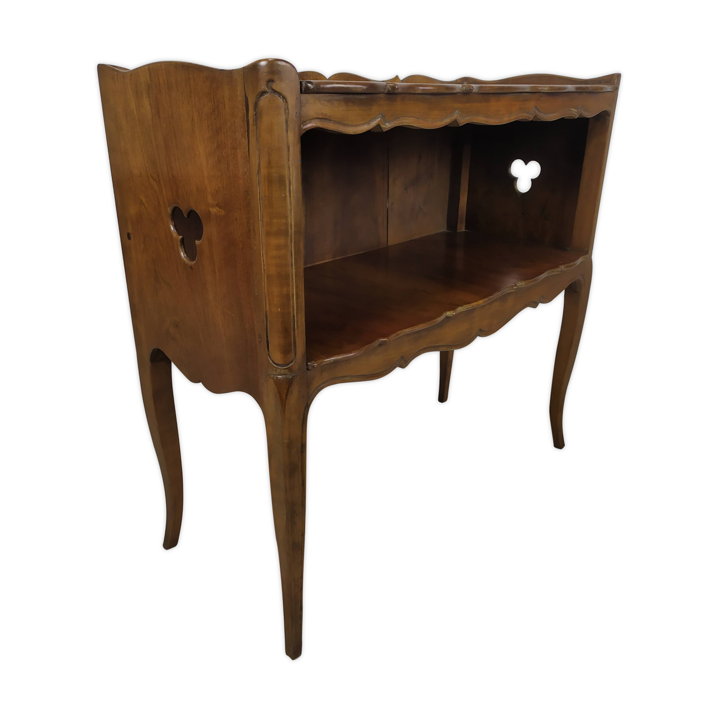 Bibus style Louis XV