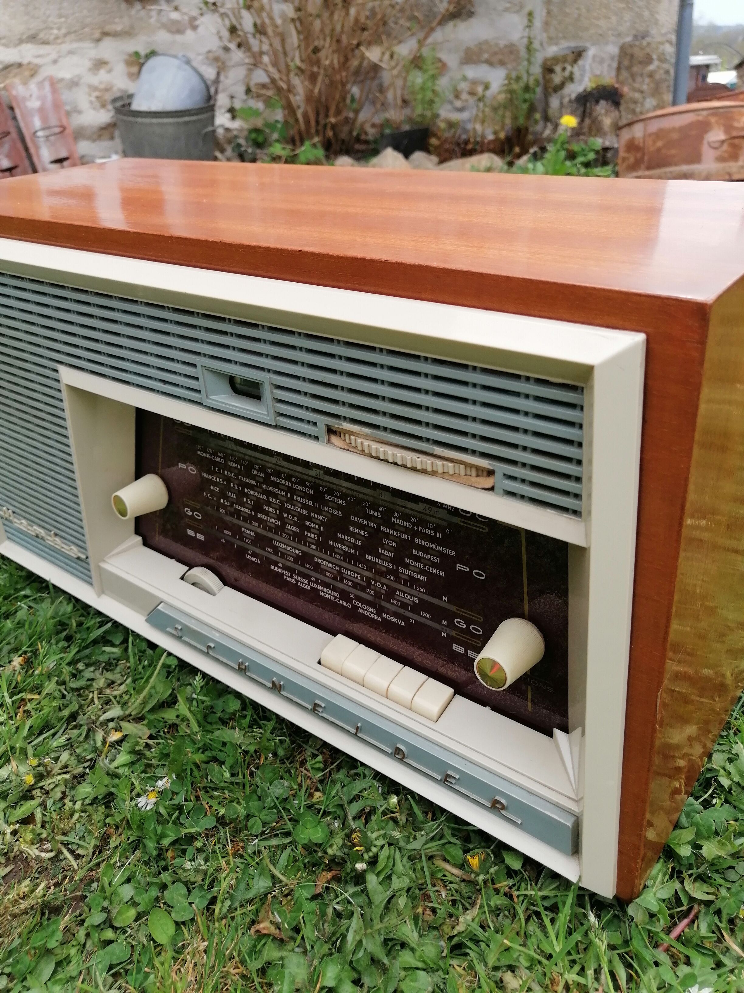 Former Ducretet Thomson Radio