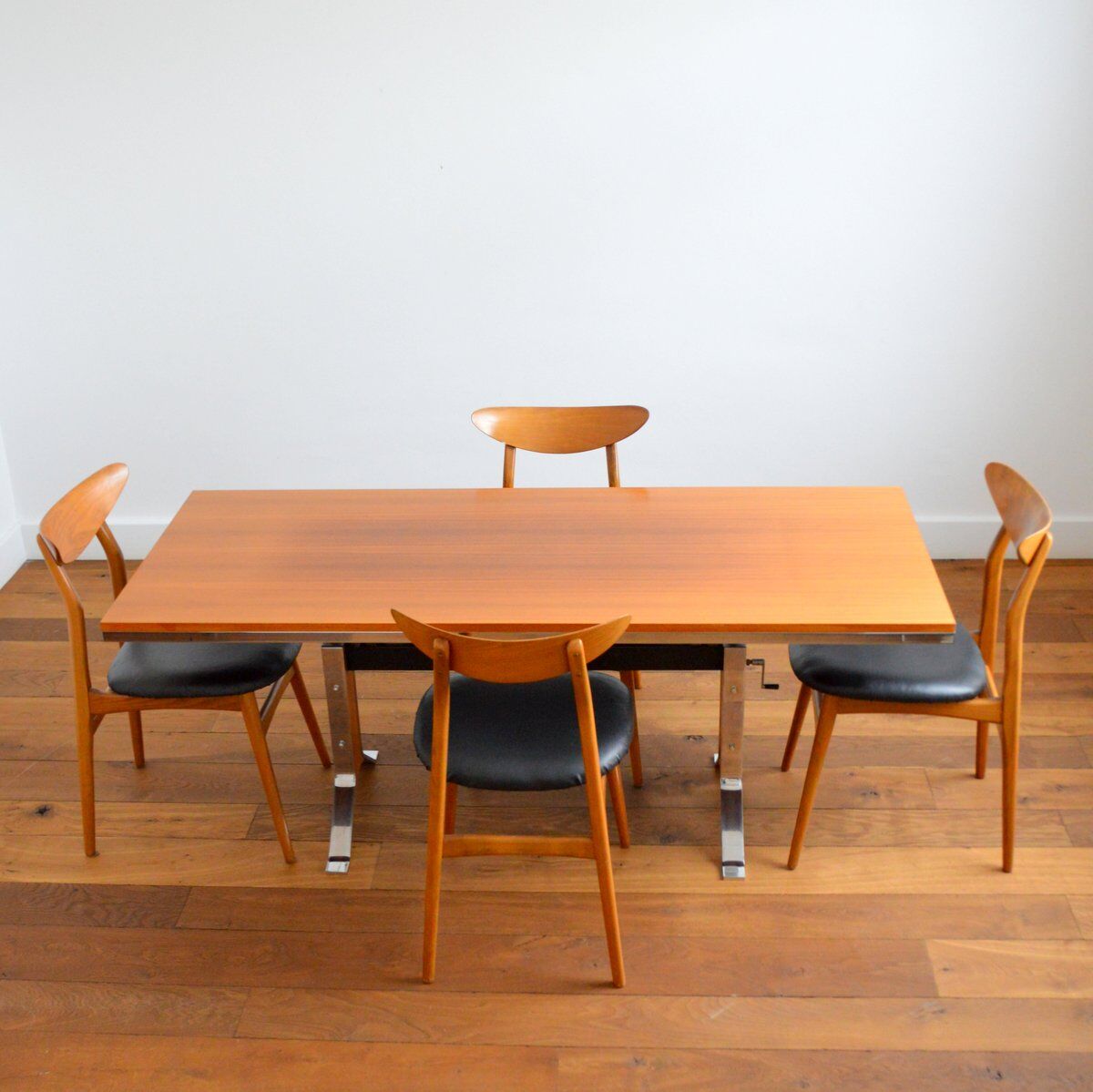 Transformable table 60/70