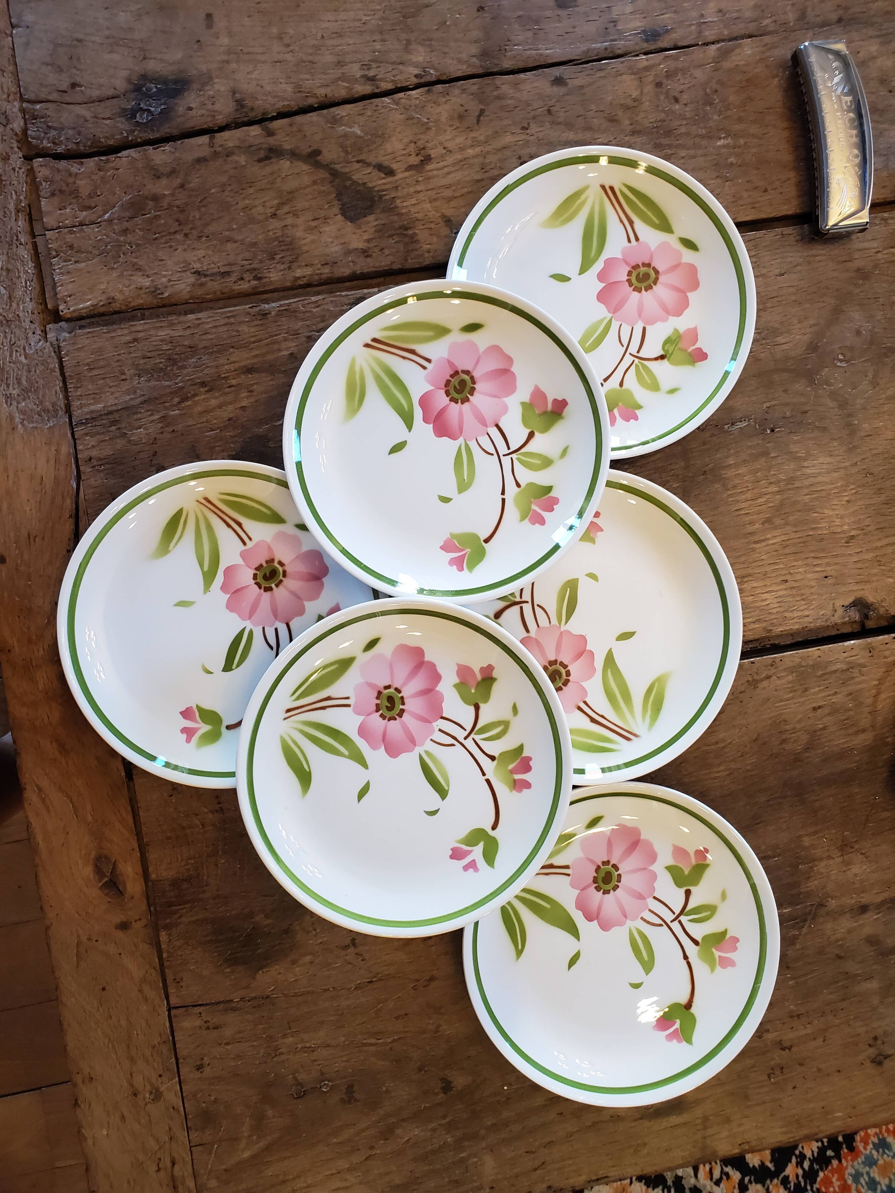 6 ceramic dessert plates
