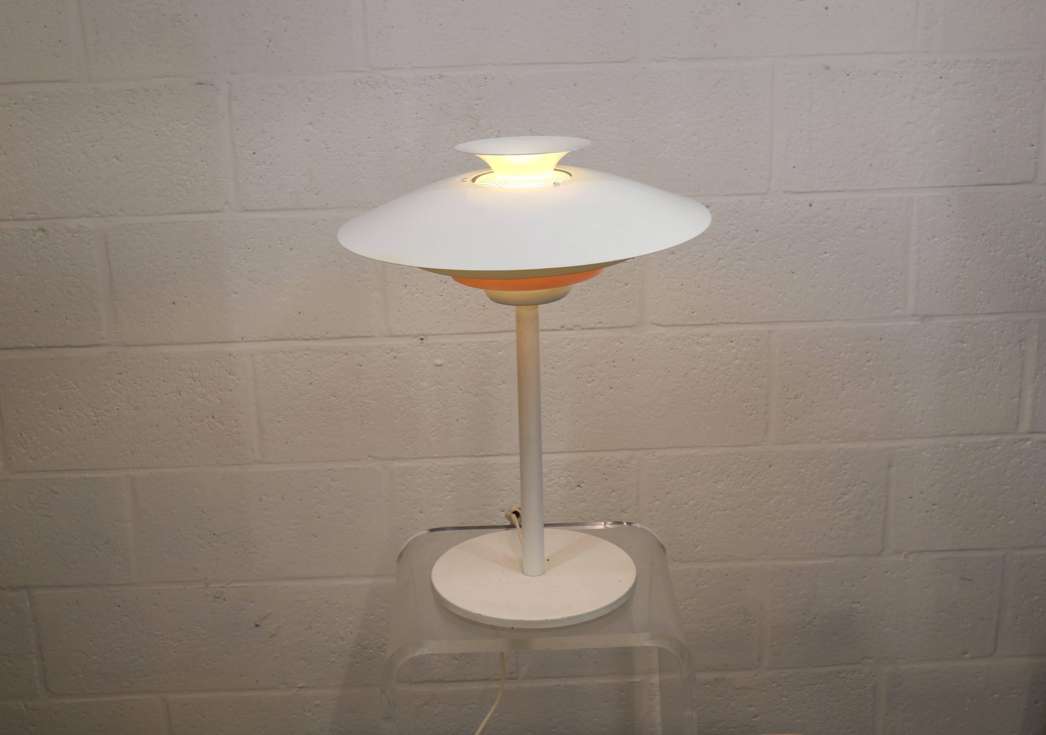 White vintage Danish desk lamp by Jeka Metaltryk - Model Sofie - Denmark 70s