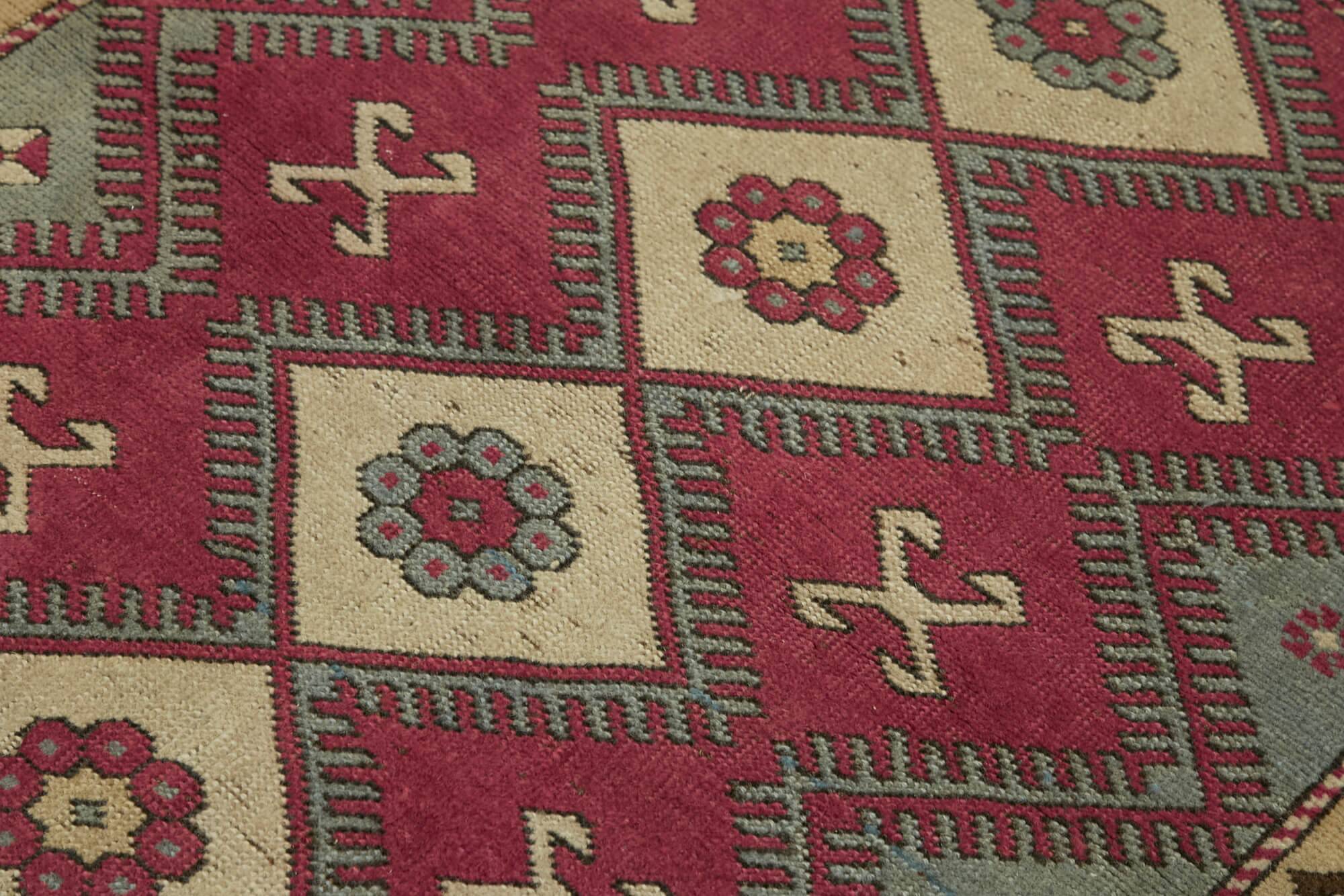 Turkish Vintage Anatolian Rug 106 cm x 120 cm