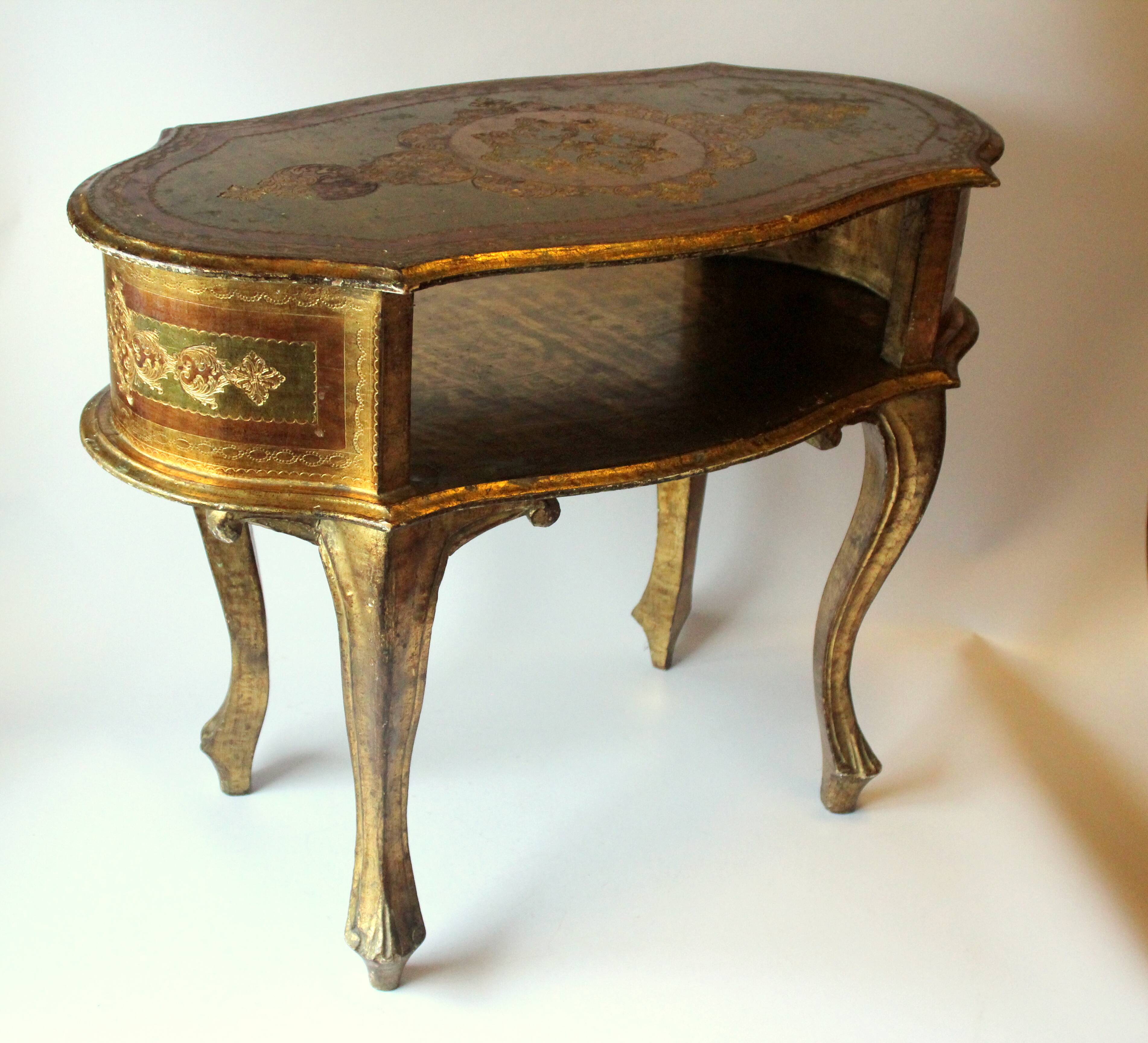 Florentine wooden side table - small coffee table - made in Italy - Vintage