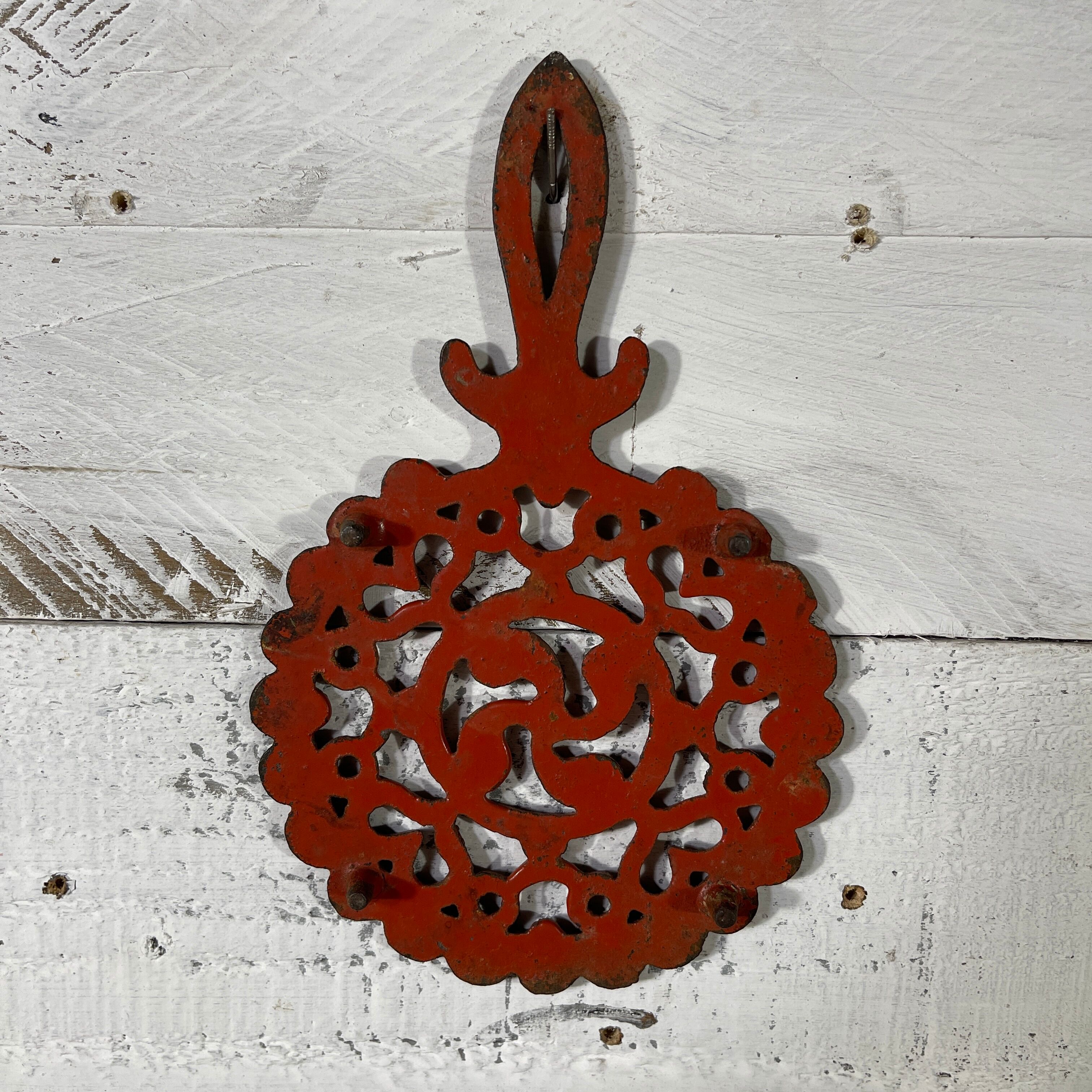 Cast iron flat trivet