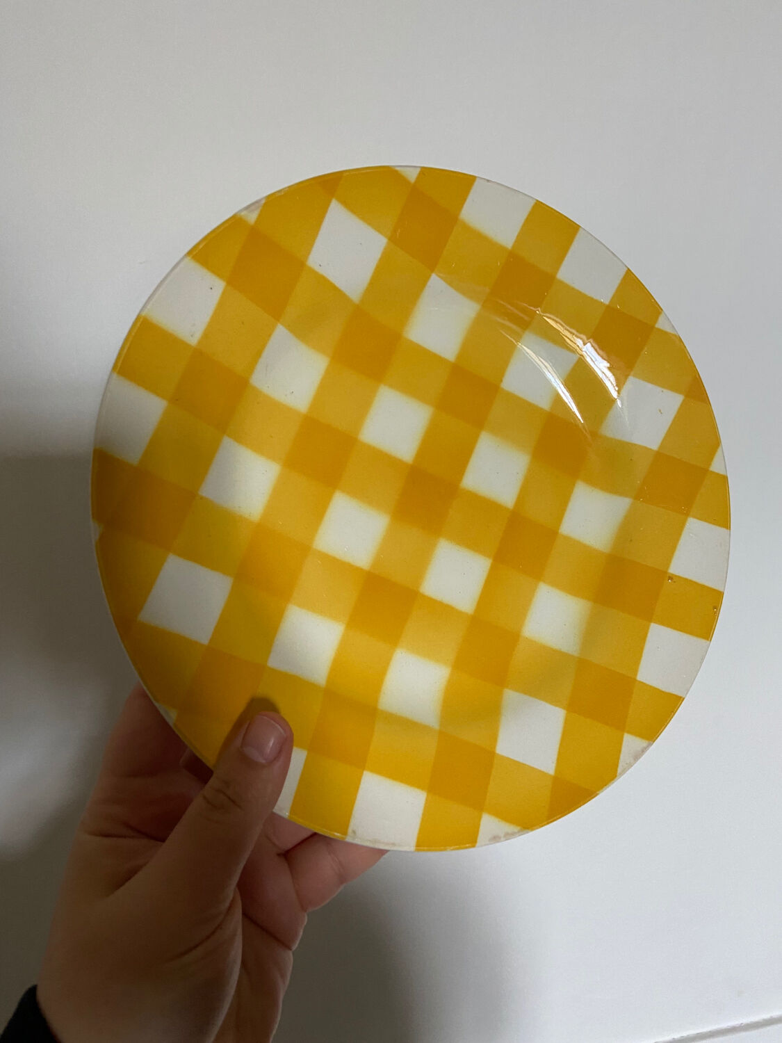 Yellow Scottish pattern plate from the Digoin manufacture