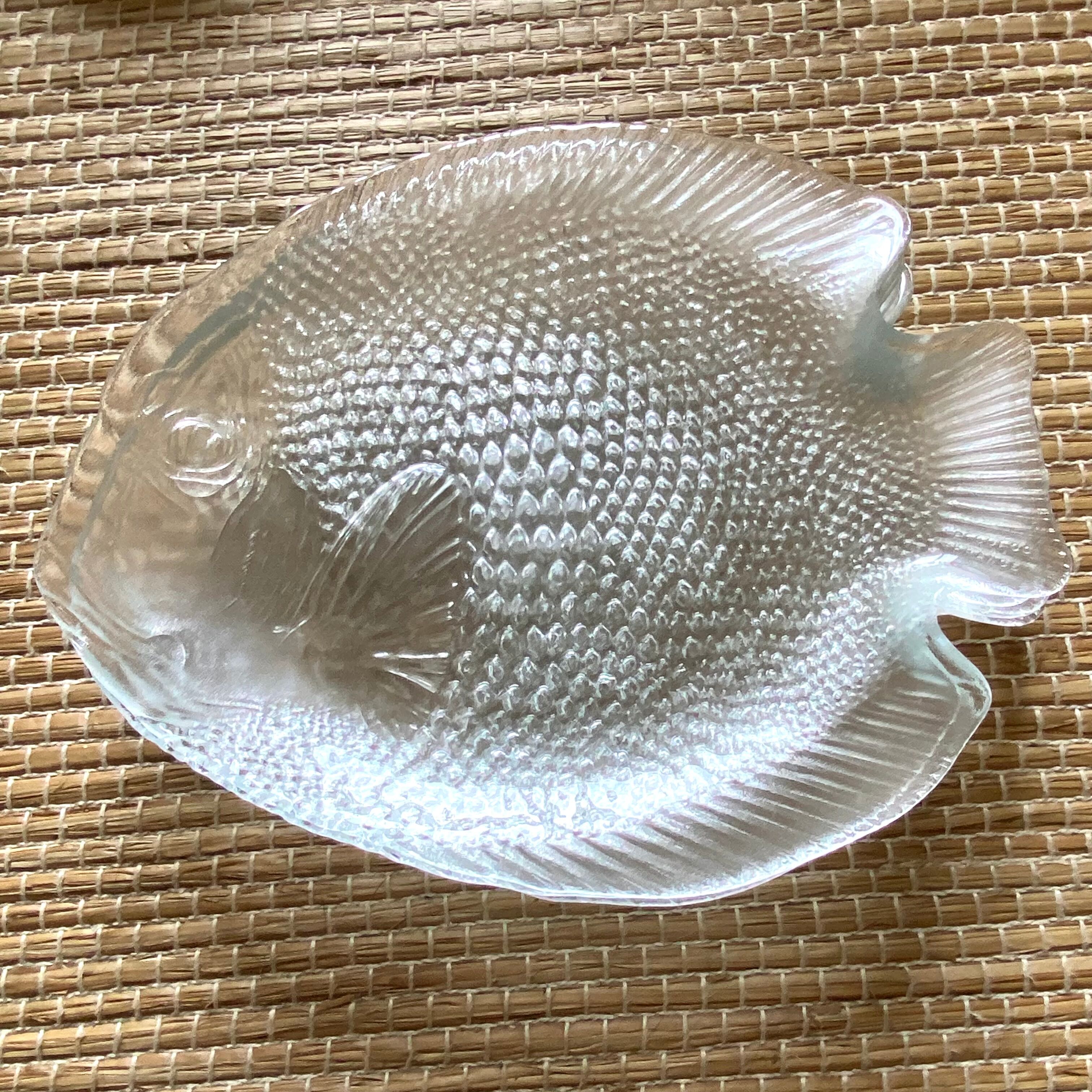 Glass fish plates