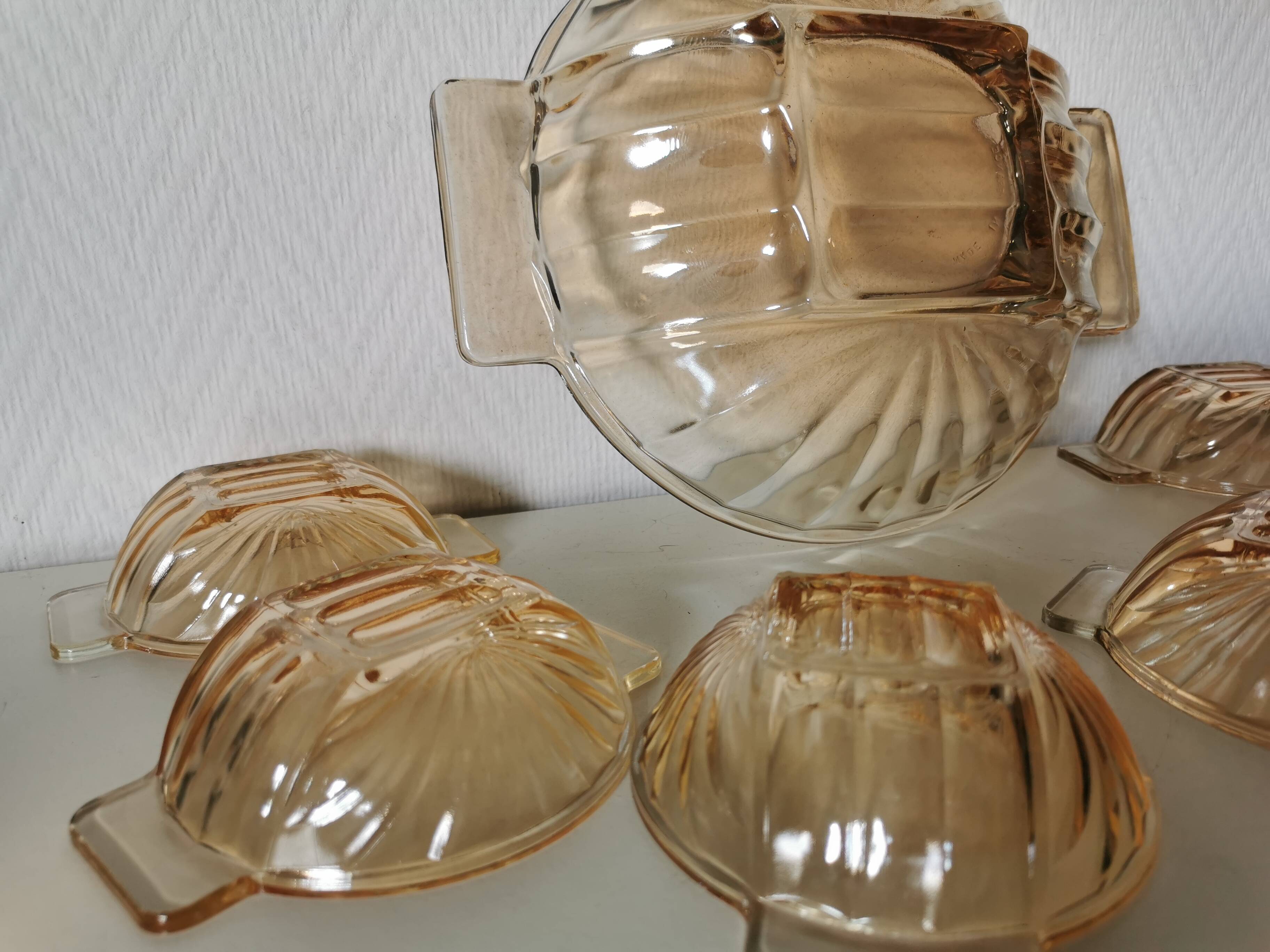 Art Deco pearly glass dessert service