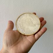 Lot of mother-of-pearl aperitif items, 7 coasters and a dish.