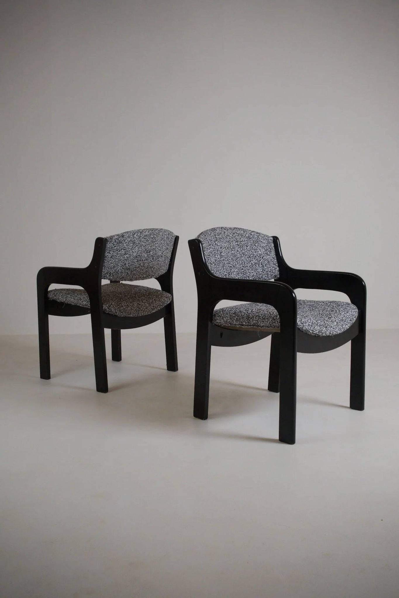 Chair in the style of Eero Aarnio