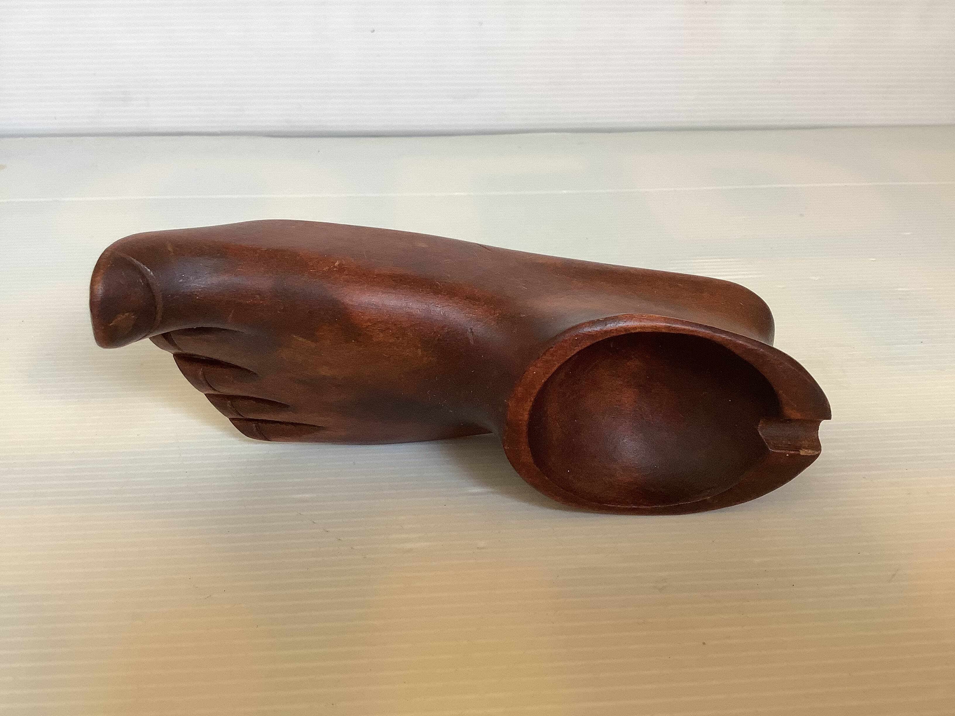 Wooden ashtray empty pocket ring sizer