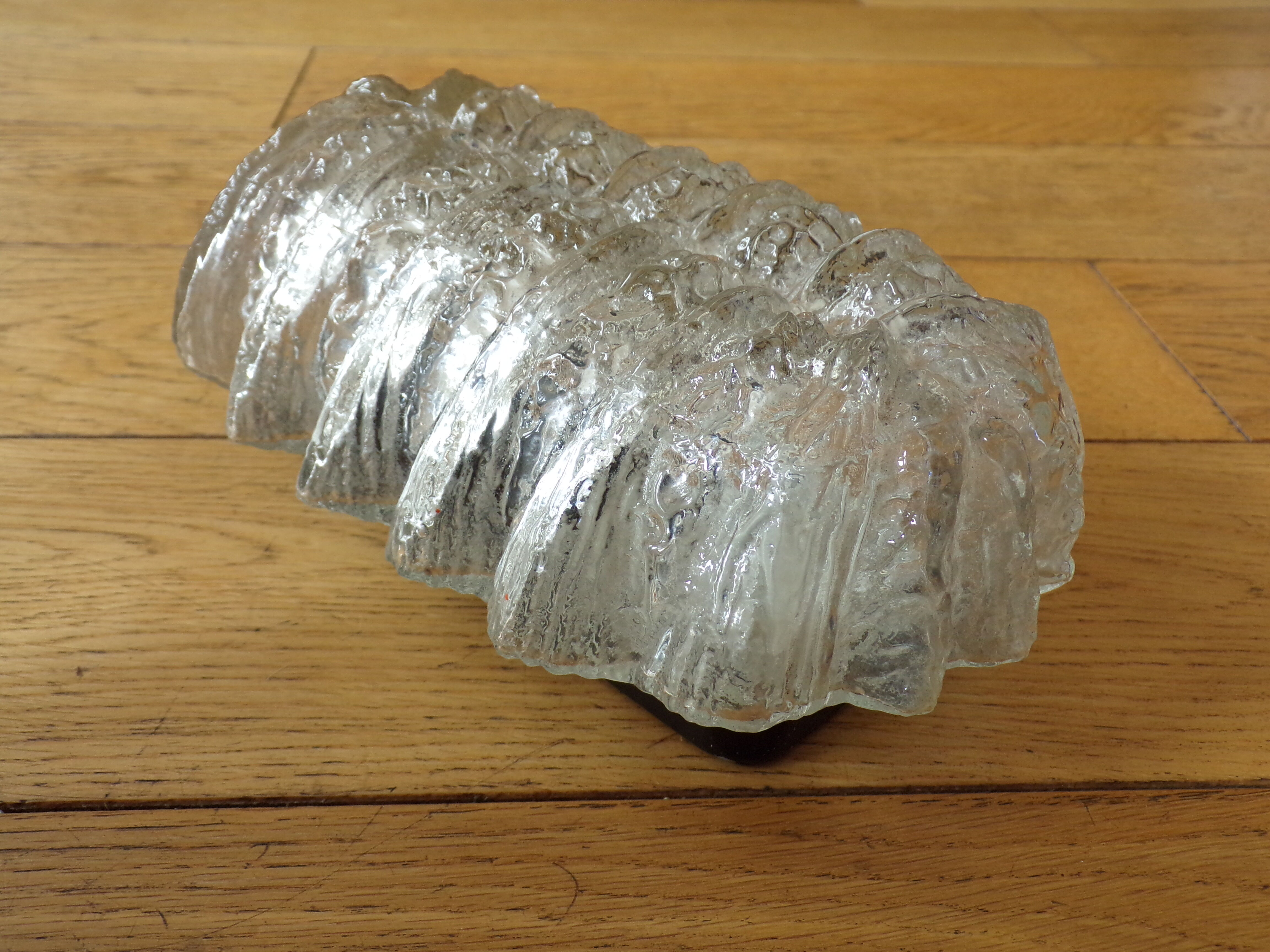 sheet-shaped moulded glass sconce