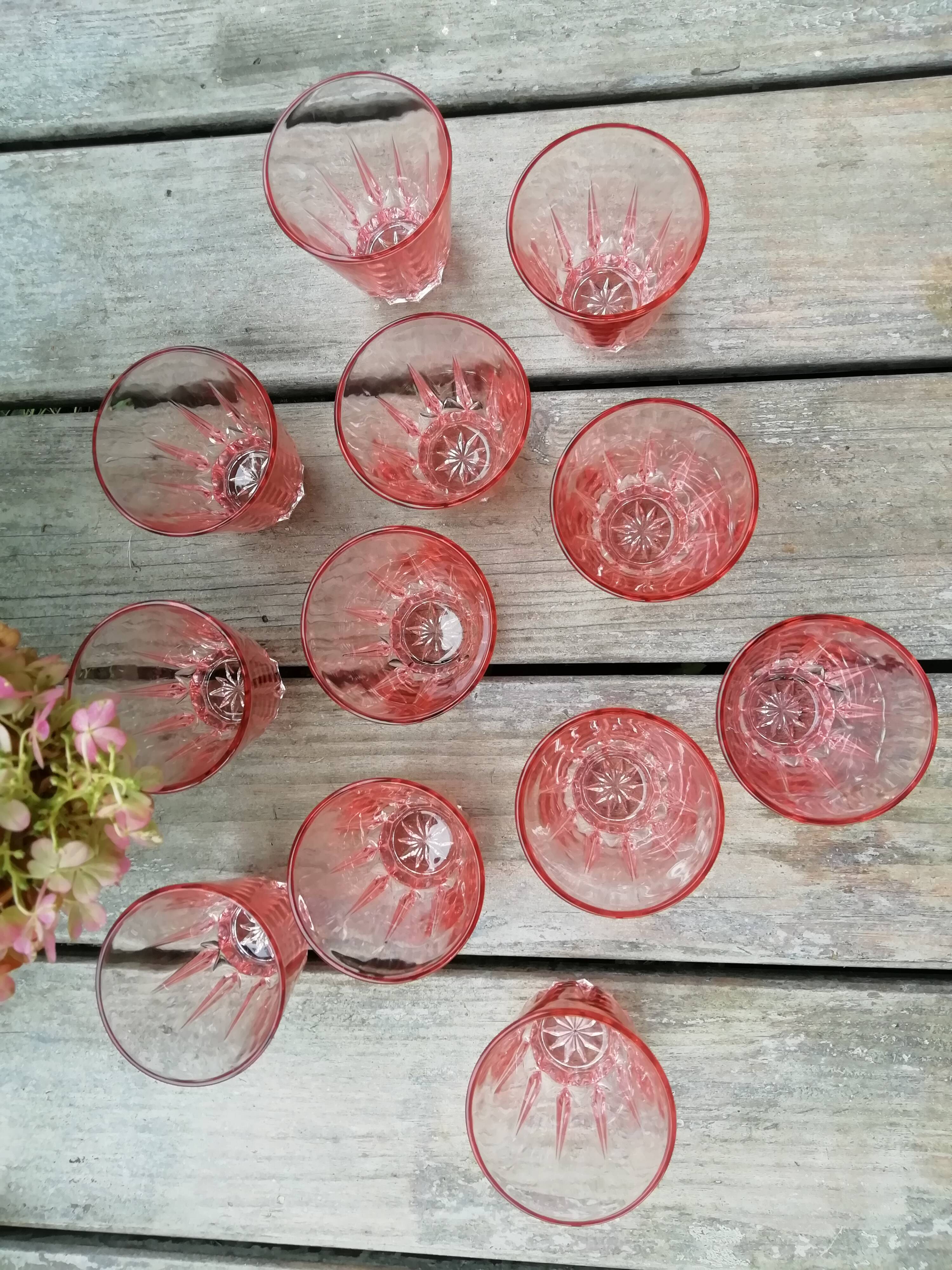 Lot de 12 verres roses