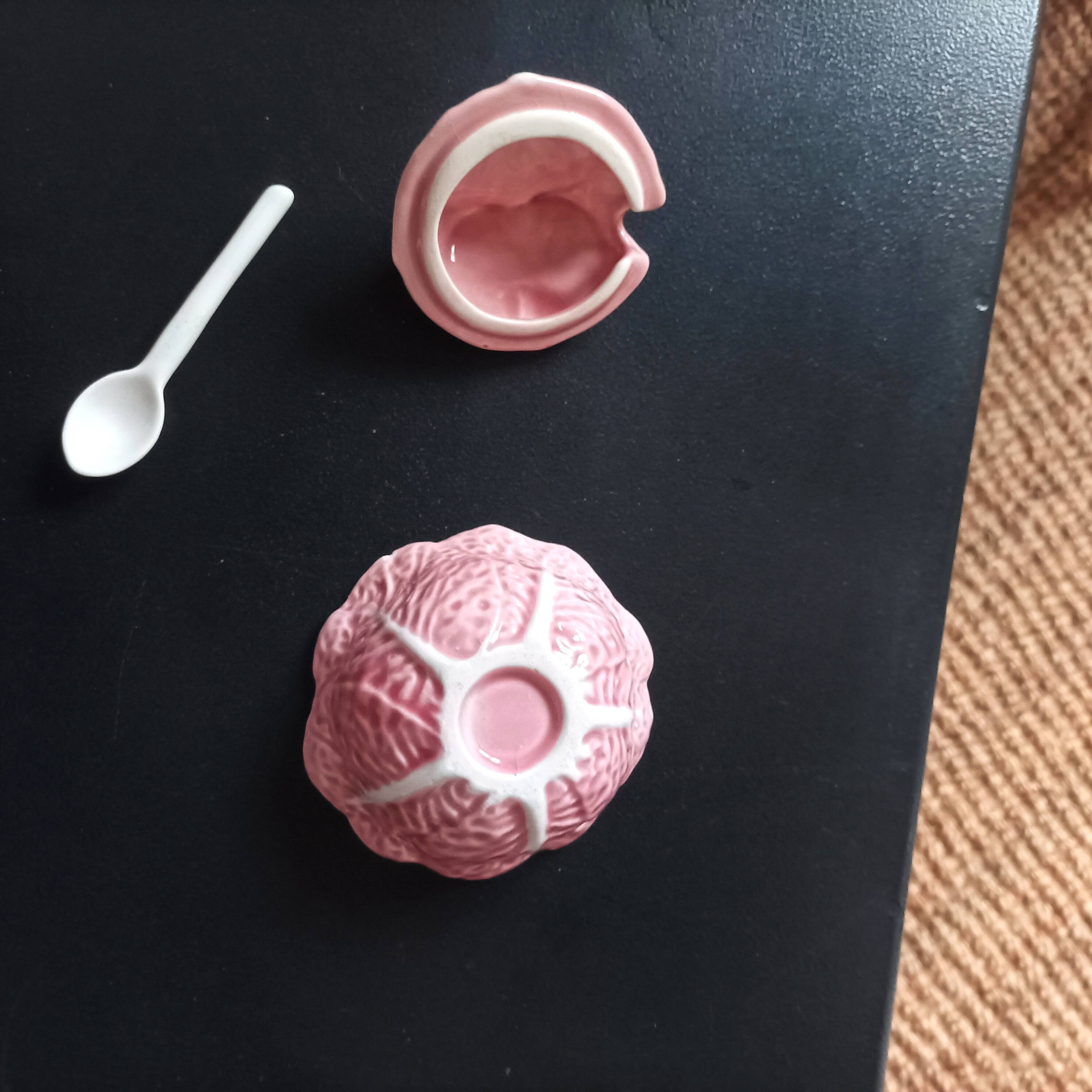 Pink slip mustard pot, Bordallo Pinheiro, Portugal