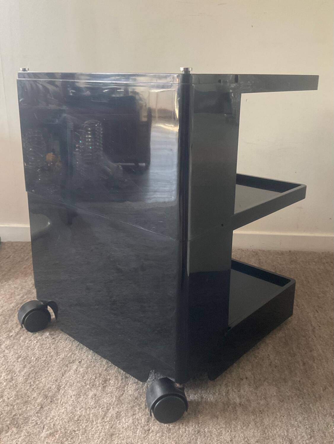 “Boby” serving trolley by Joe Colombo