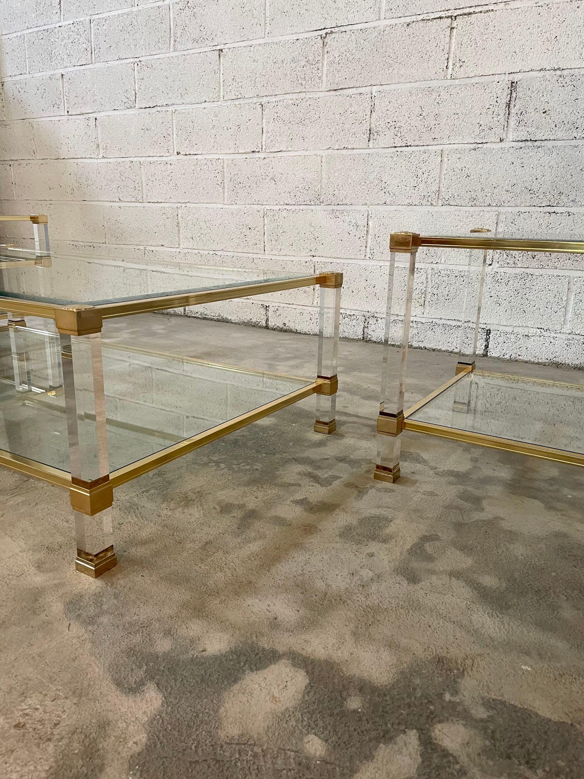 Pair of sofa ends and coffee table Pierre Vandel in altuglas